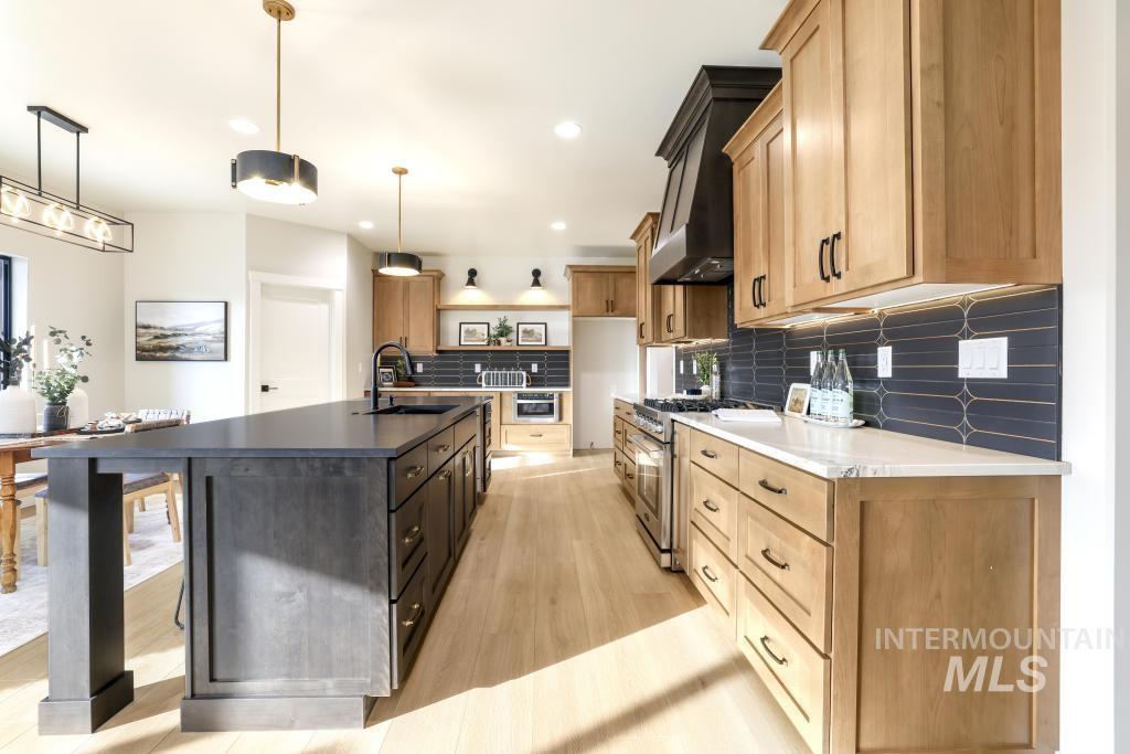 541 Canyon Falls Dr, Twin Falls, Idaho 83301, 4 Bedrooms, 3 Bathrooms, Residential For Sale, Price $585,000,MLS 98975454