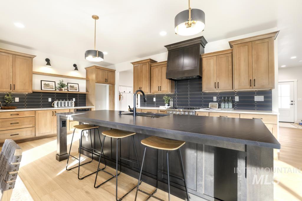 541 Canyon Falls Dr, Twin Falls, Idaho 83301, 4 Bedrooms, 3 Bathrooms, Residential For Sale, Price $585,000,MLS 98975454