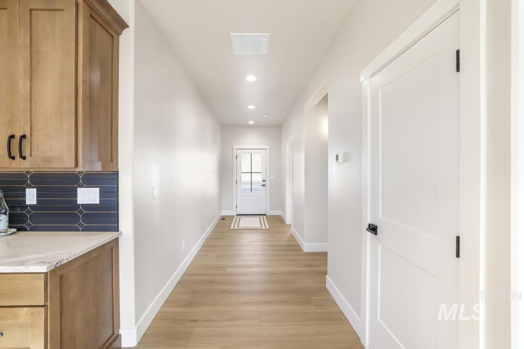 541 Canyon Falls Dr, Twin Falls, Idaho 83301, 4 Bedrooms, 3 Bathrooms, Residential For Sale, Price $585,000, 98975454