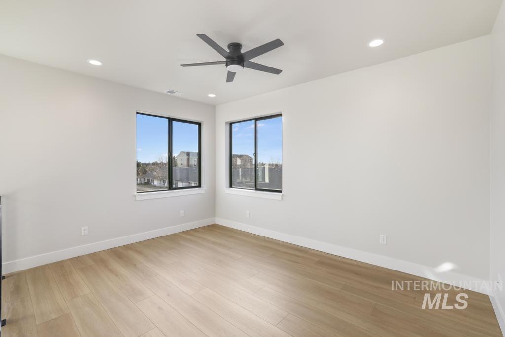 541 Canyon Falls Dr, Twin Falls, Idaho 83301, 4 Bedrooms, 3 Bathrooms, Residential For Sale, Price $585,000,MLS 98975454