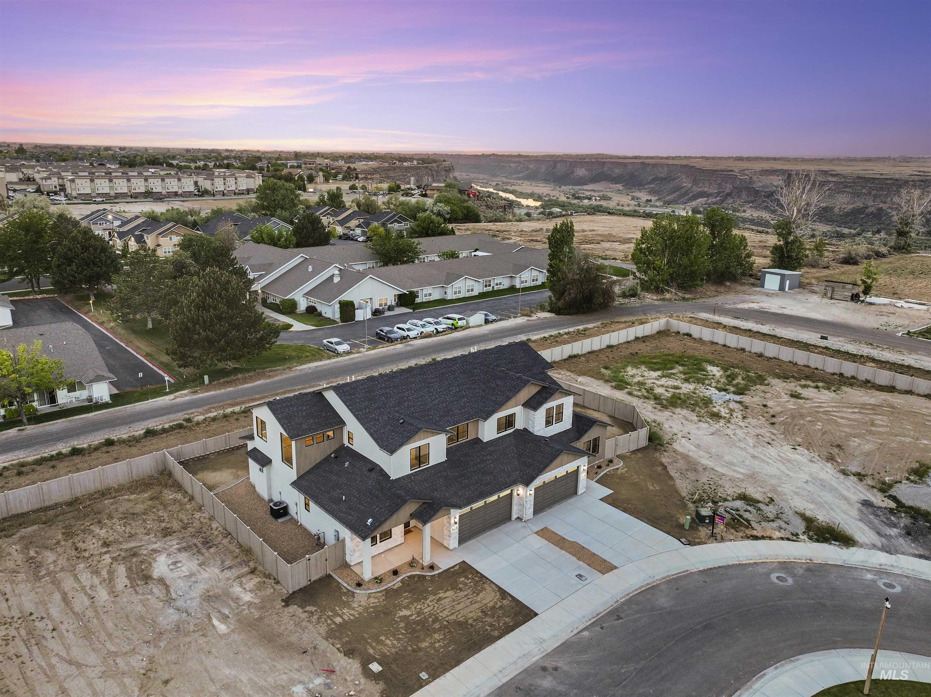 541 Canyon Falls Dr, Twin Falls, Idaho 83301, 4 Bedrooms, 3 Bathrooms, Residential For Sale, Price $569,999, 98975454