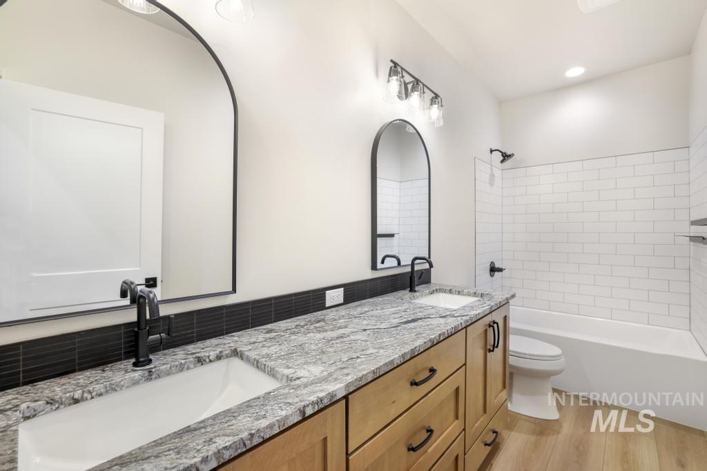 541 Canyon Falls Dr, Twin Falls, Idaho 83301, 4 Bedrooms, 3 Bathrooms, Residential For Sale, Price $585,000,MLS 98975454