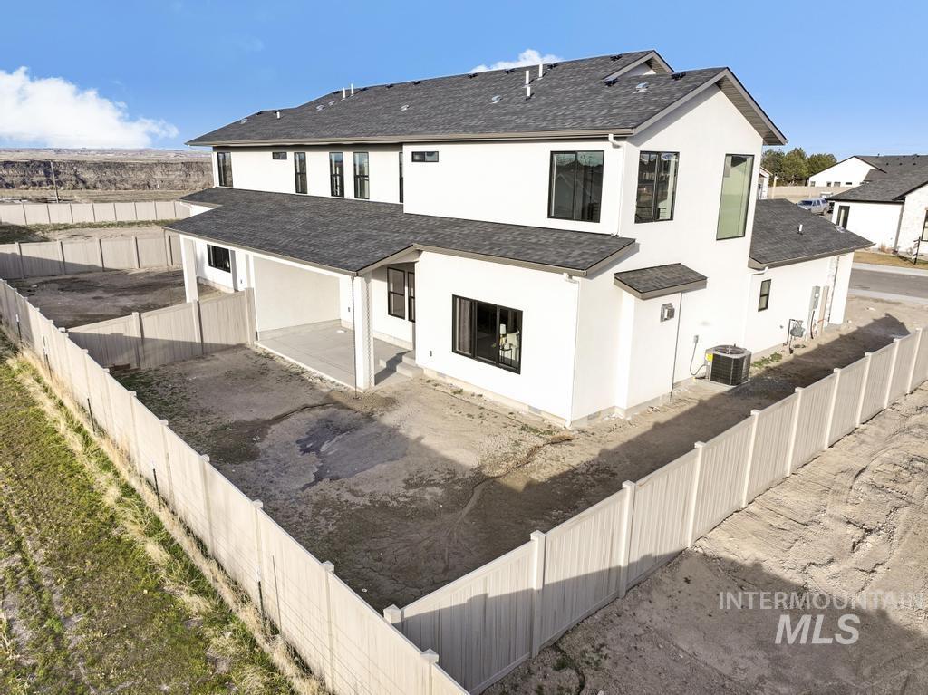 541 Canyon Falls Dr, Twin Falls, Idaho 83301, 4 Bedrooms, 3 Bathrooms, Residential For Sale, Price $585,000, 98975454