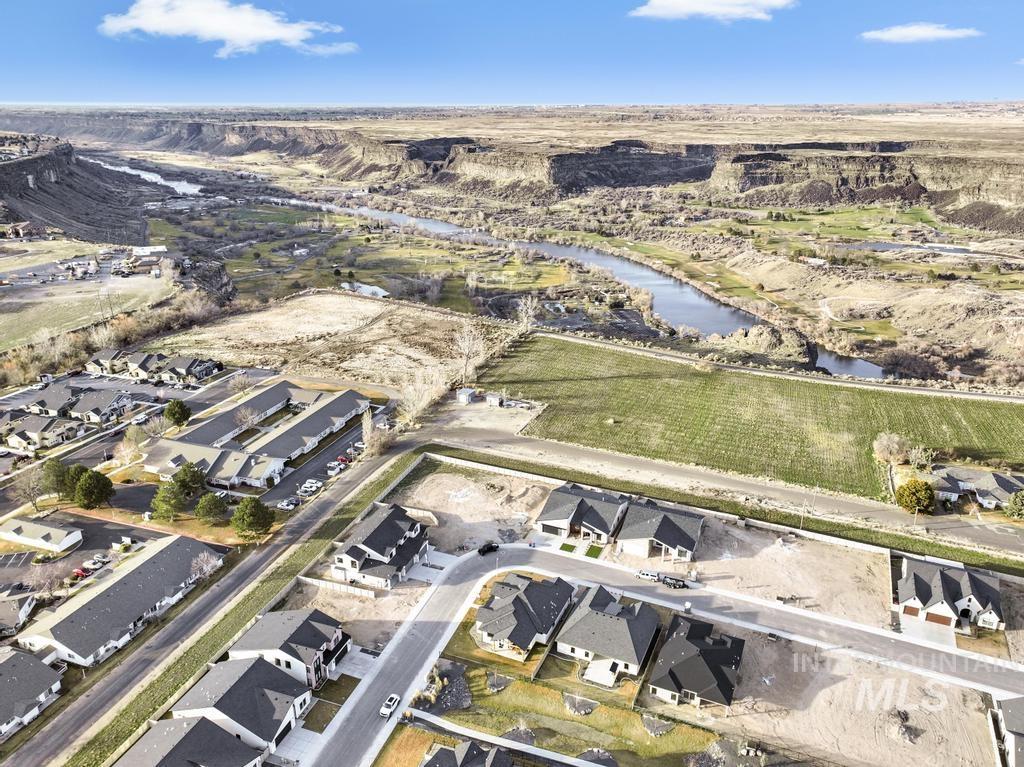 541 Canyon Falls Dr, Twin Falls, Idaho 83301, 4 Bedrooms, 3 Bathrooms, Residential For Sale, Price $585,000, 98975454