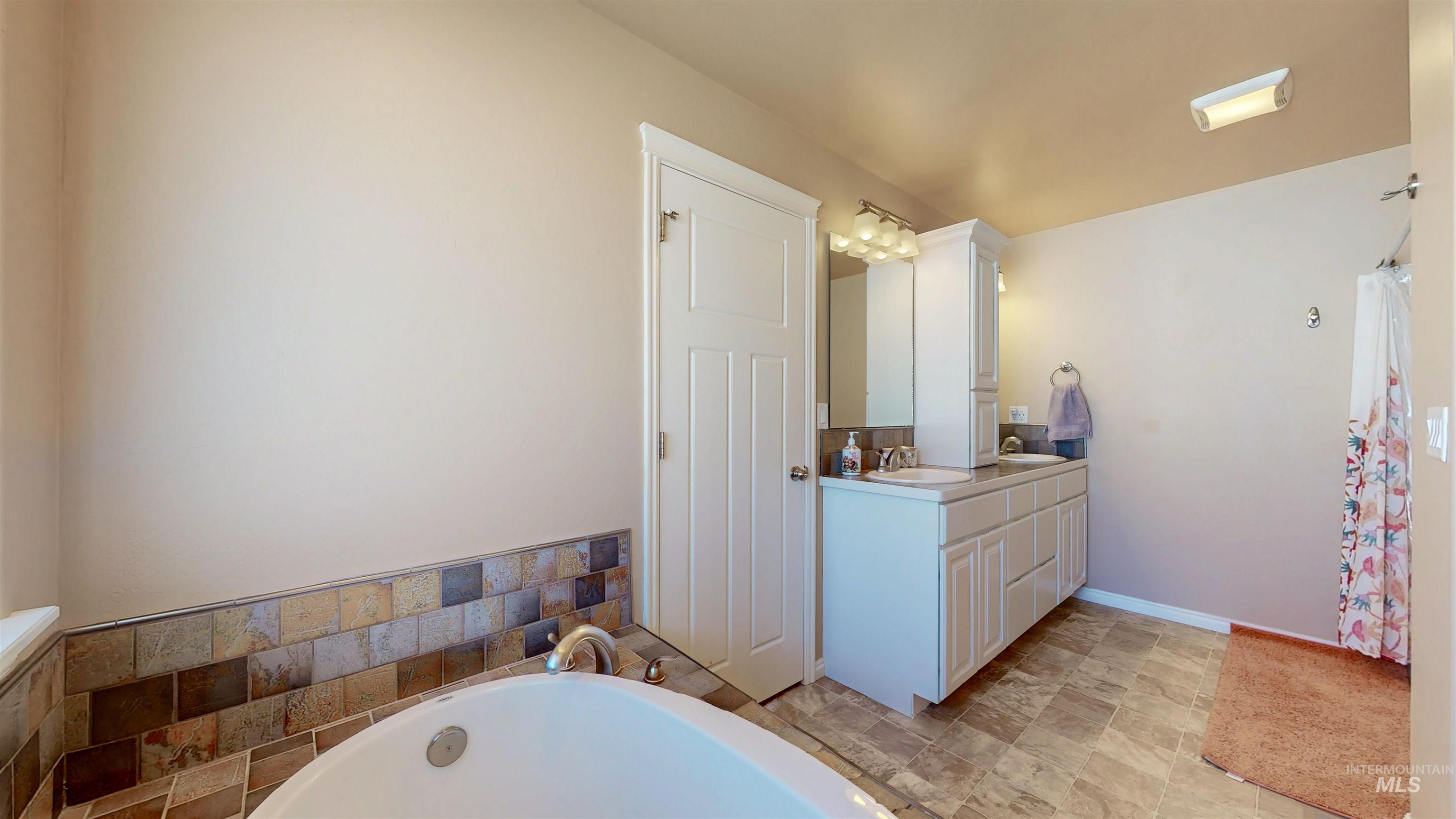 1151 Connor Court, Kimberly, Idaho 83341, 5 Bedrooms, 2 Bathrooms, Residential For Sale, Price $520,000,MLS 98975457