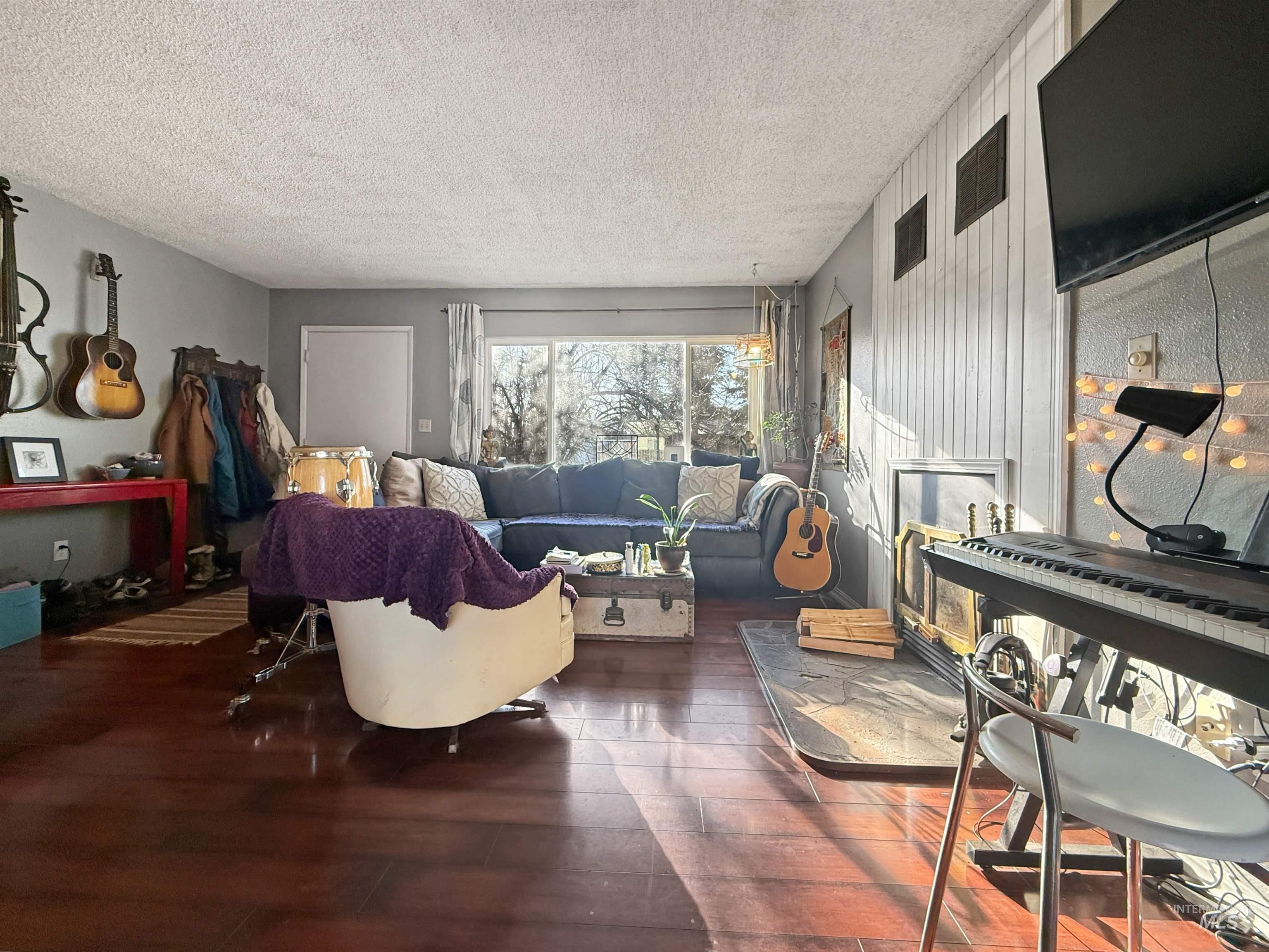 2116 Concord Avenue, Moscow, Idaho 83843, 3 Bedrooms, 1.5 Bathrooms, Residential For Sale, Price $425,000,MLS 98975458