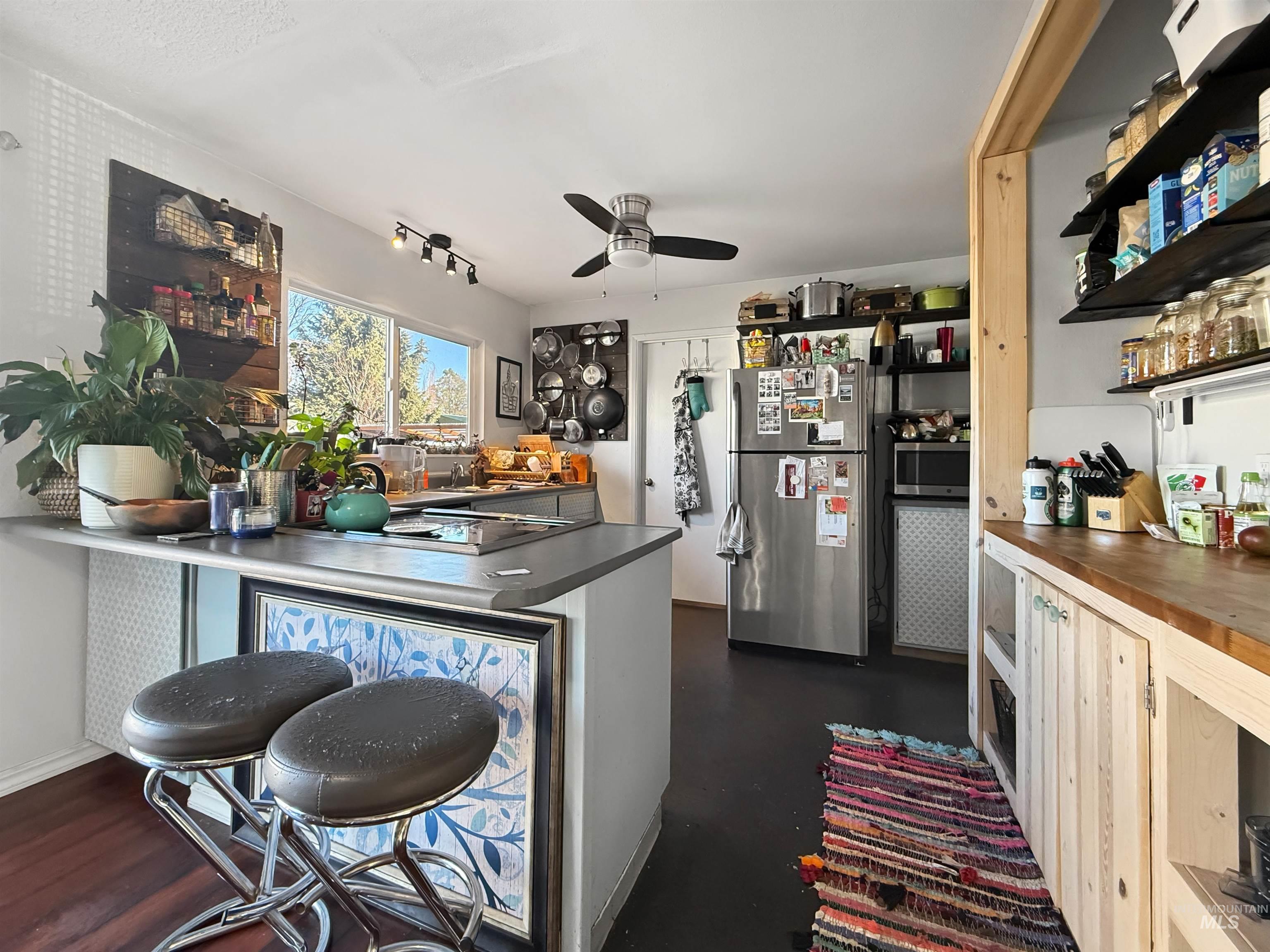 2116 Concord Avenue, Moscow, Idaho 83843, 3 Bedrooms, 1.5 Bathrooms, Residential For Sale, Price $425,000,MLS 98975458