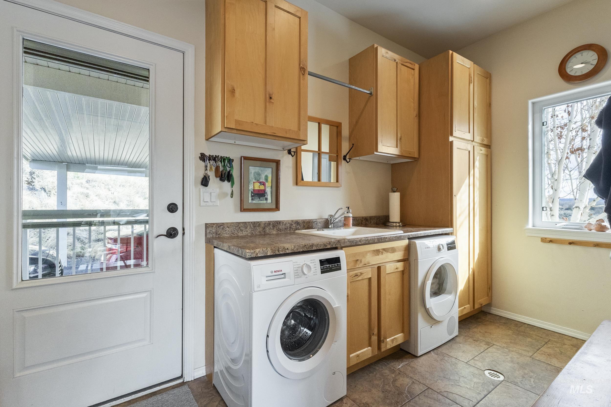 382 River Road, Bliss, Idaho 83314, 3 Bedrooms, 2.5 Bathrooms, Residential For Sale, Price $699,000, 98975464