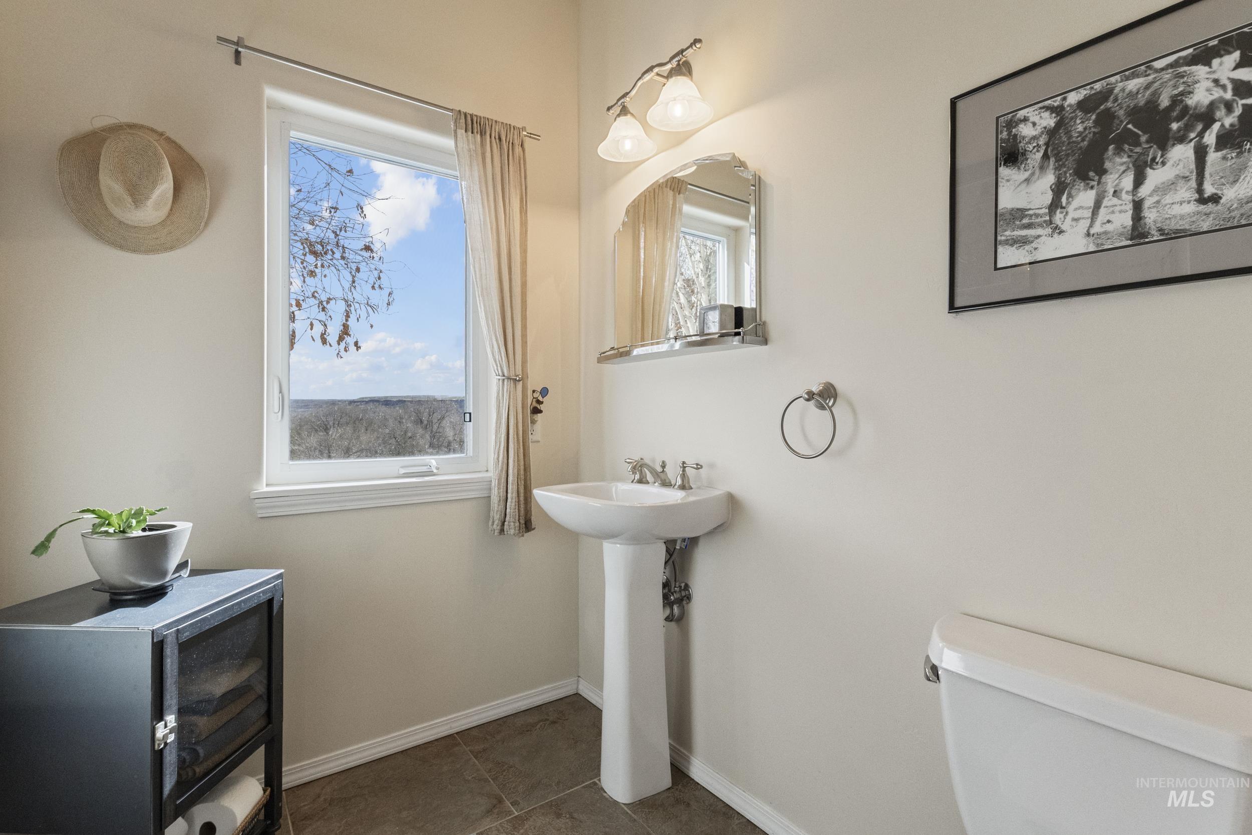 382 River Road, Bliss, Idaho 83314, 3 Bedrooms, 2.5 Bathrooms, Residential For Sale, Price $699,000, 98975464