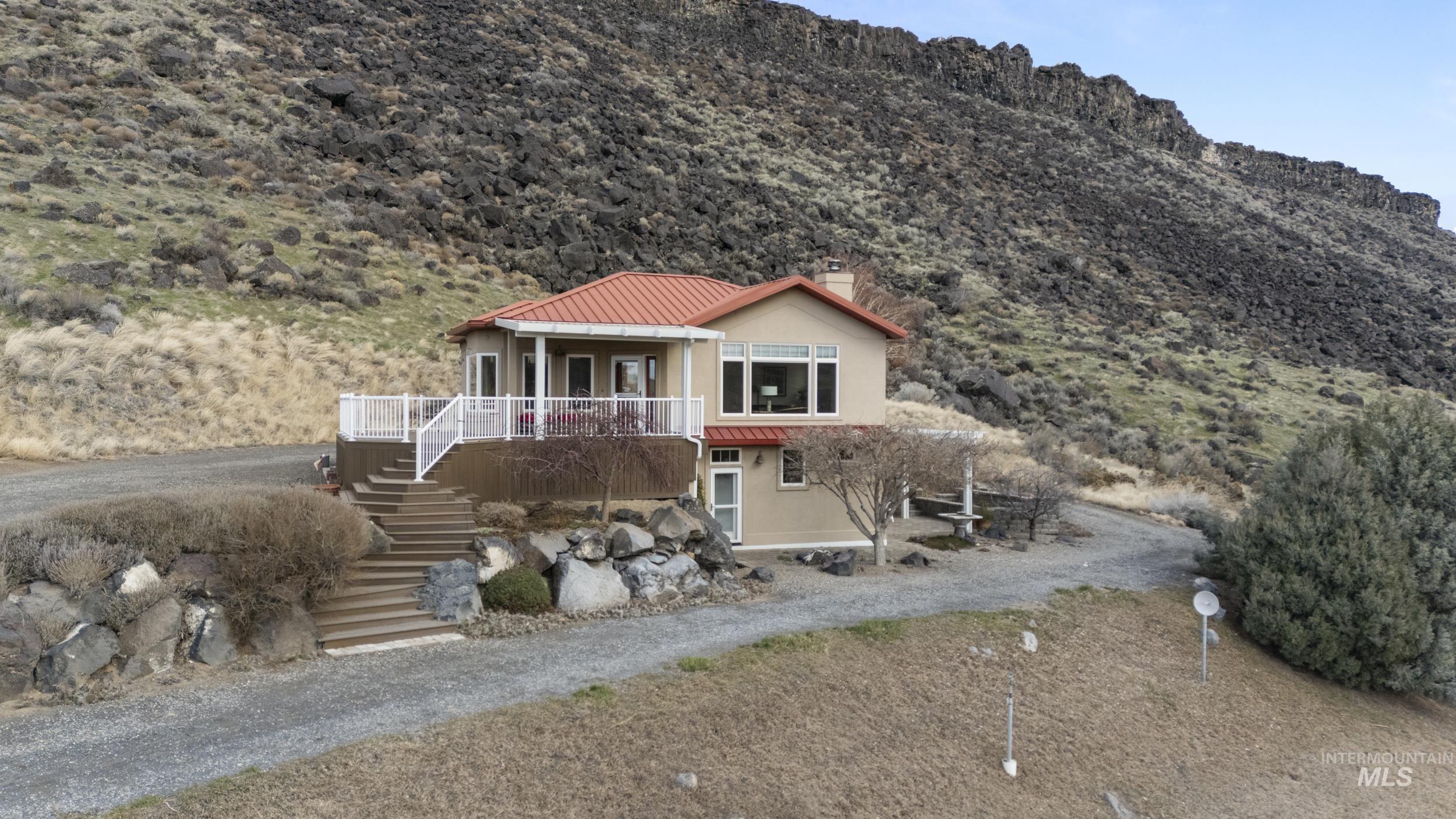 382 River Road, Bliss, Idaho 83314, 3 Bedrooms, 2.5 Bathrooms, Residential For Sale, Price $699,000, 98975464