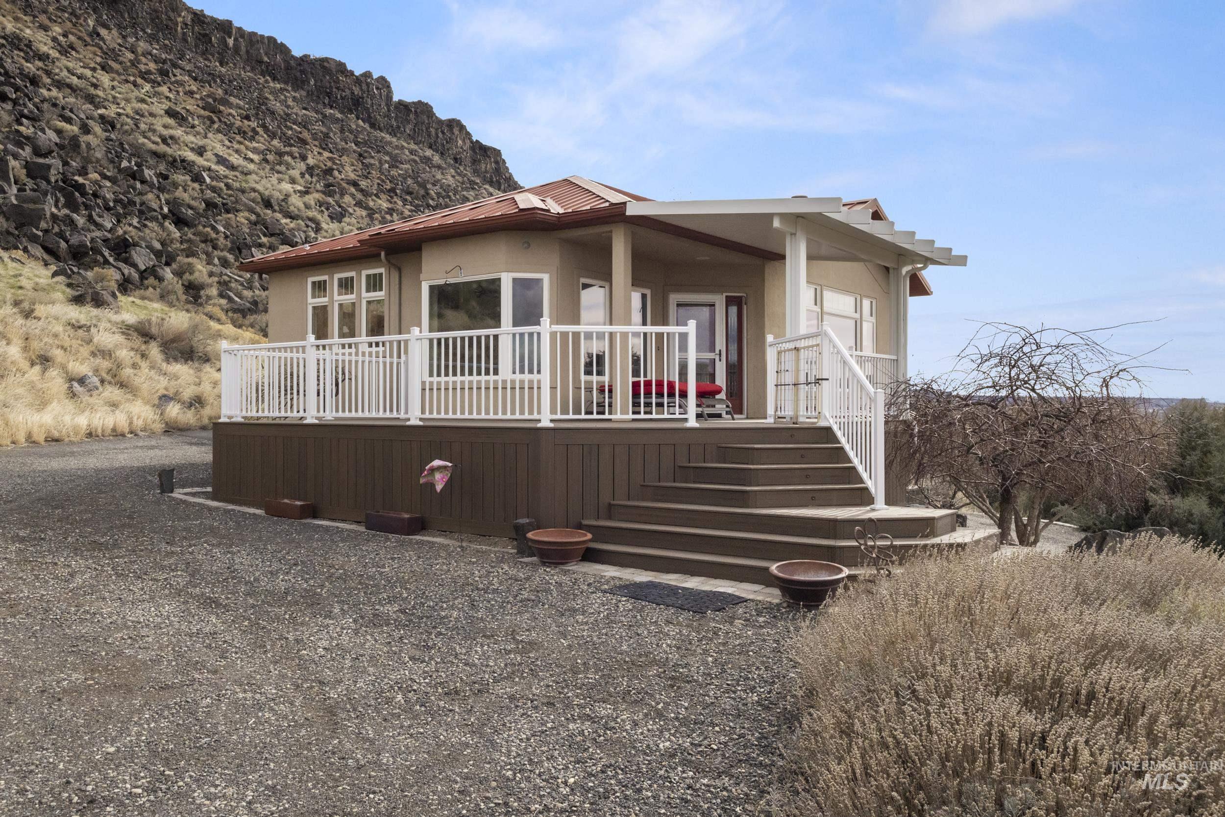 382 River Road, Bliss, Idaho 83314, 3 Bedrooms, 2.5 Bathrooms, Residential For Sale, Price $699,000, 98975464