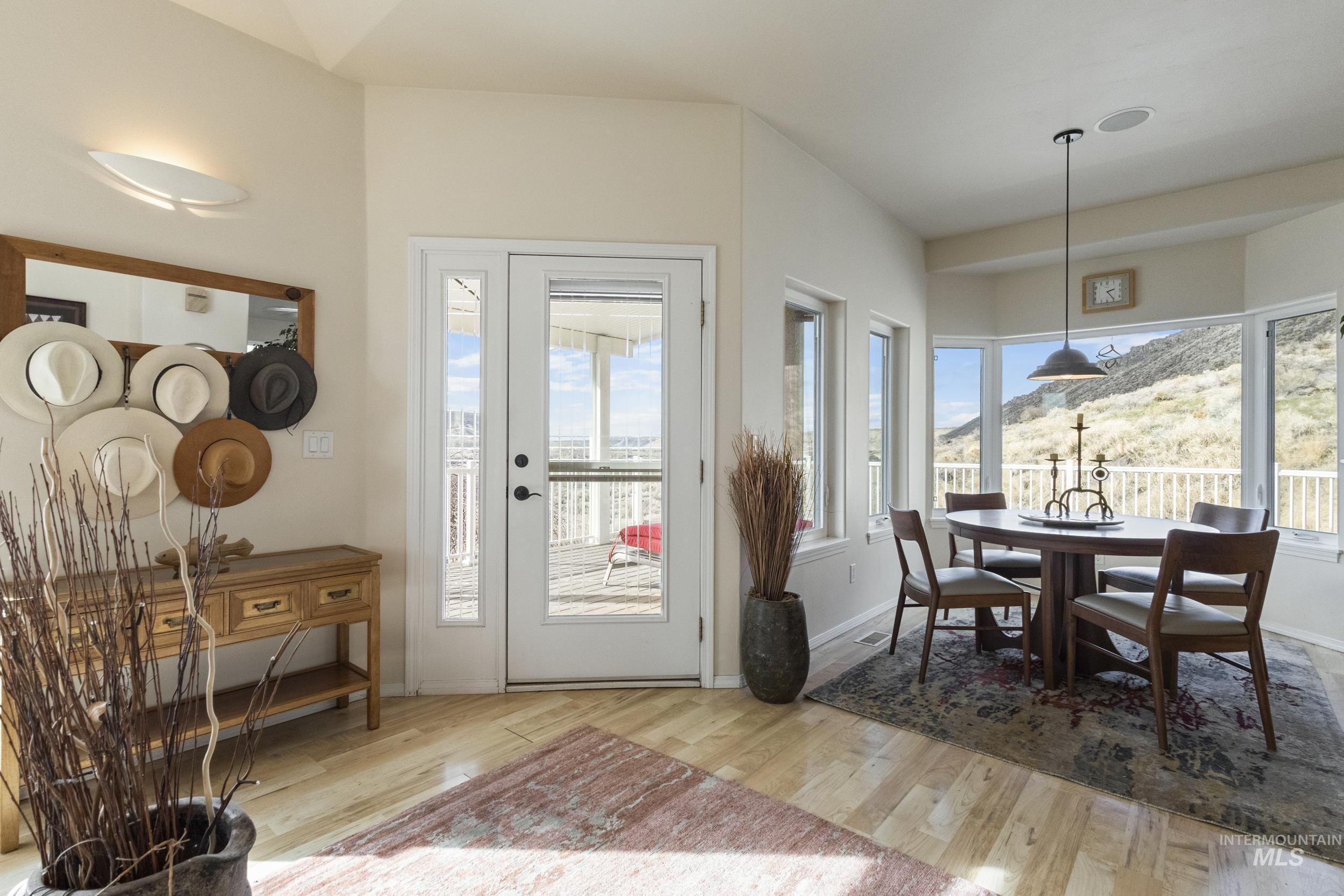 382 River Road, Bliss, Idaho 83314, 3 Bedrooms, 2.5 Bathrooms, Residential For Sale, Price $699,000, 98975464