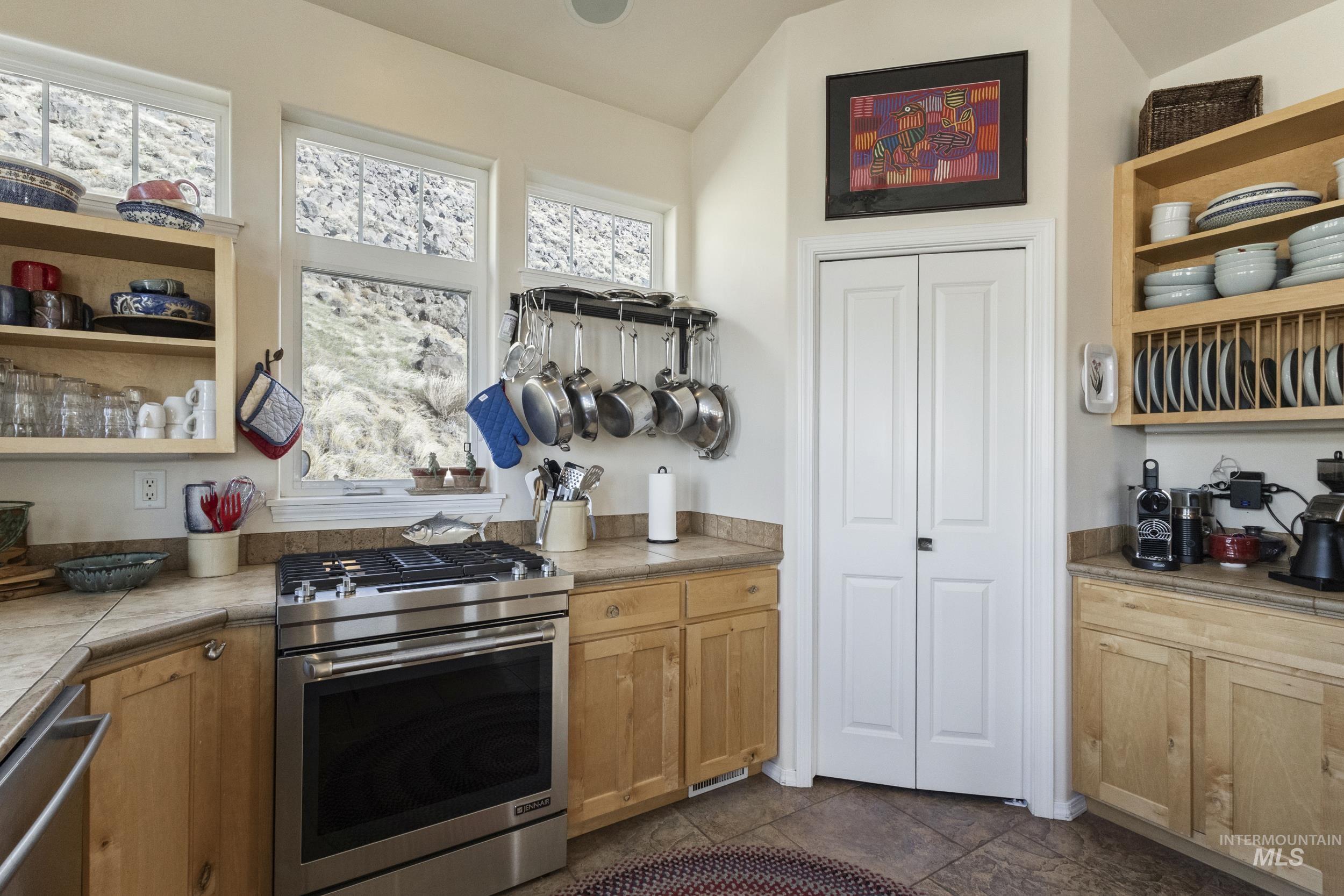 382 River Road, Bliss, Idaho 83314, 3 Bedrooms, 2.5 Bathrooms, Residential For Sale, Price $699,000, 98975464