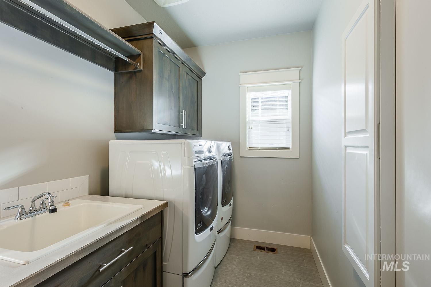 9736 W Wildbranch Drive, Star, Idaho 83669, 3 Bedrooms, 2 Bathrooms, Residential For Sale, Price $550,000, 98975476