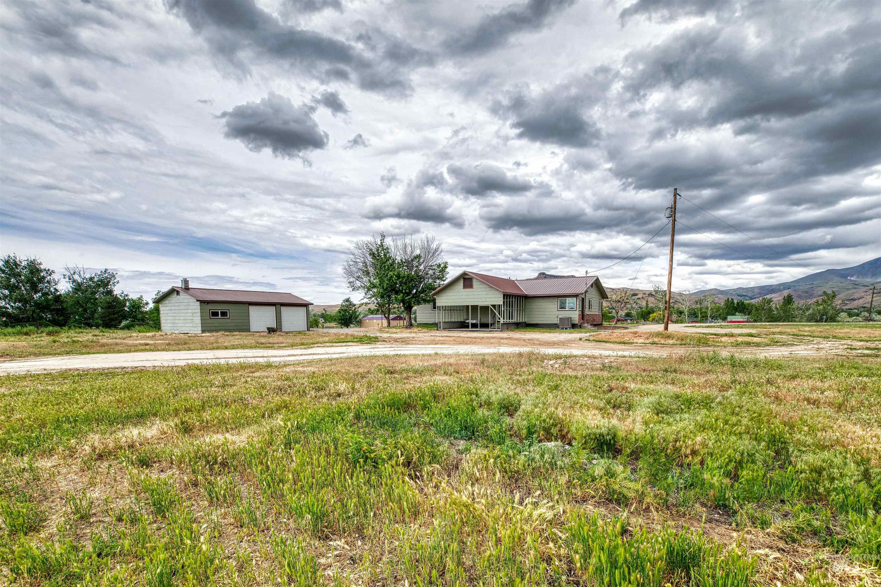 3131 Fuller Rd, Emmett, Idaho 83617, 3 Bedrooms, 2.5 Bathrooms, Residential For Sale, Price $779,000,MLS 98975478