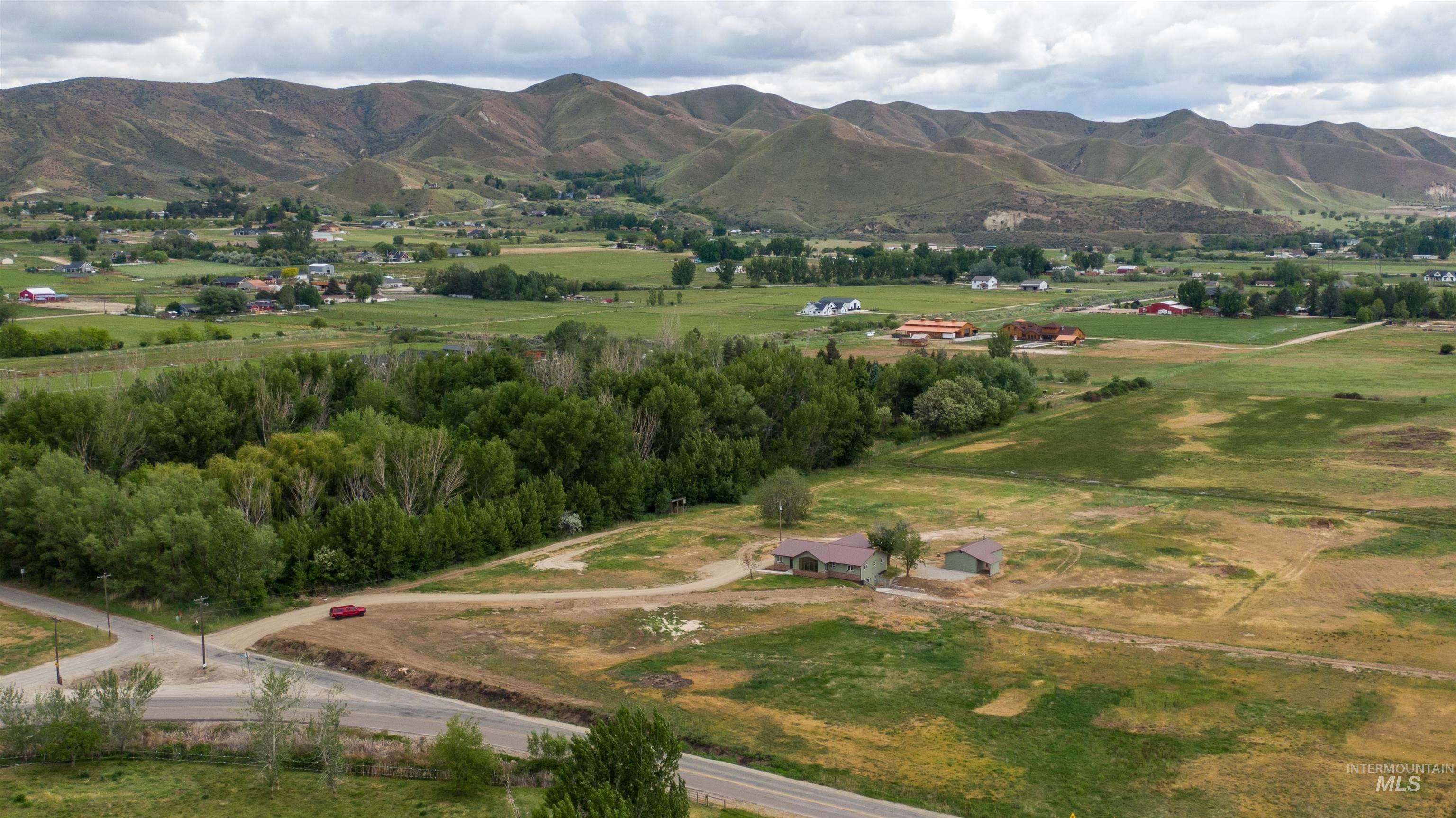 3131 Fuller Rd, Emmett, Idaho 83617, 3 Bedrooms, 2.5 Bathrooms, Residential For Sale, Price $779,000,MLS 98975478