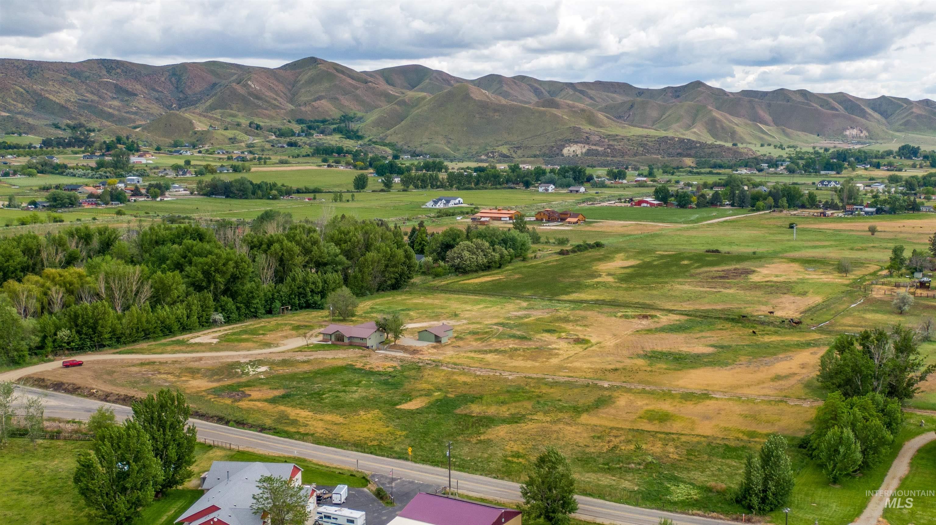 3131 Fuller Rd, Emmett, Idaho 83617, 3 Bedrooms, 2.5 Bathrooms, Residential For Sale, Price $779,000,MLS 98975478