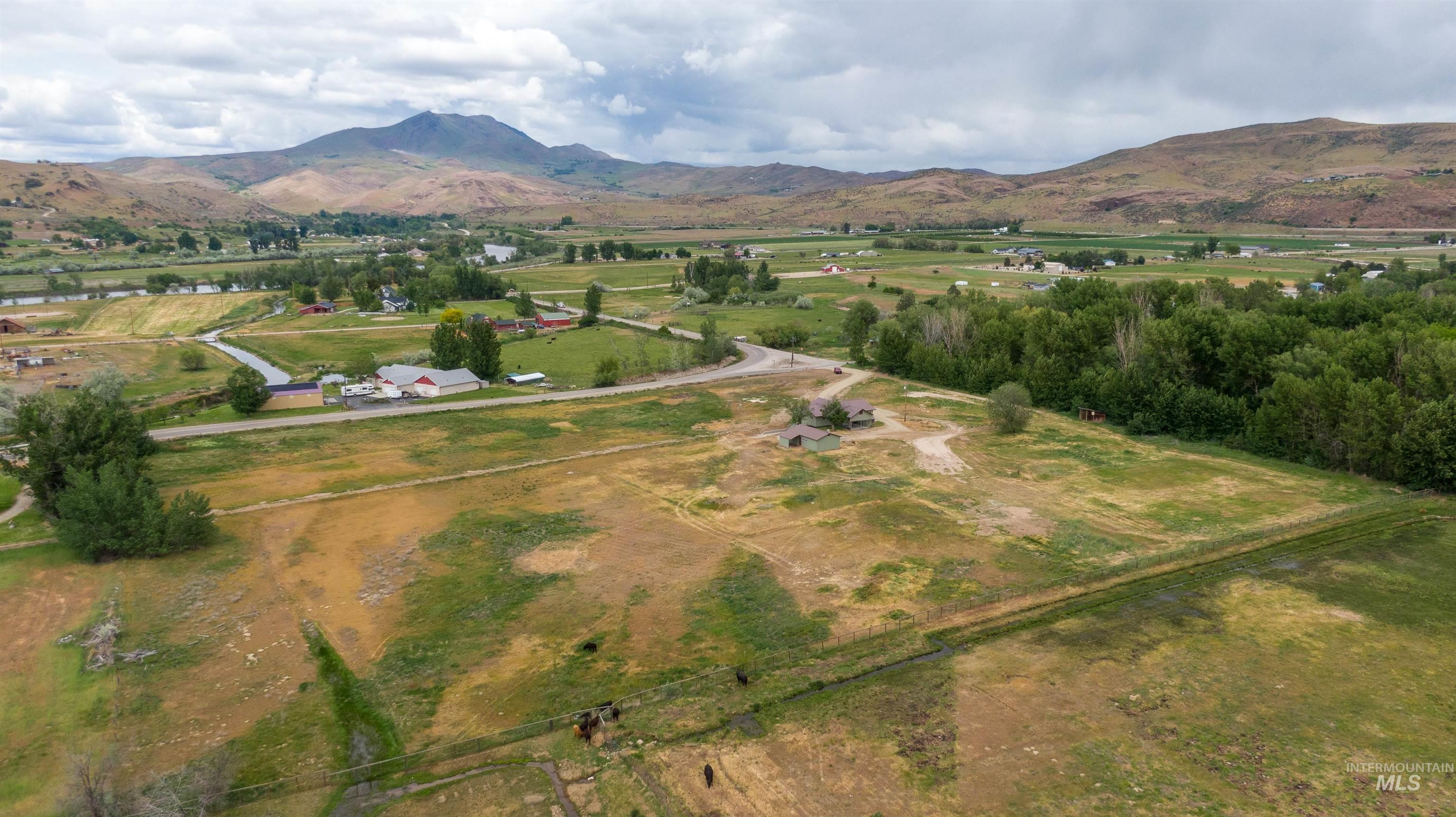 3131 Fuller Rd, Emmett, Idaho 83617, 3 Bedrooms, 2.5 Bathrooms, Residential For Sale, Price $779,000,MLS 98975478