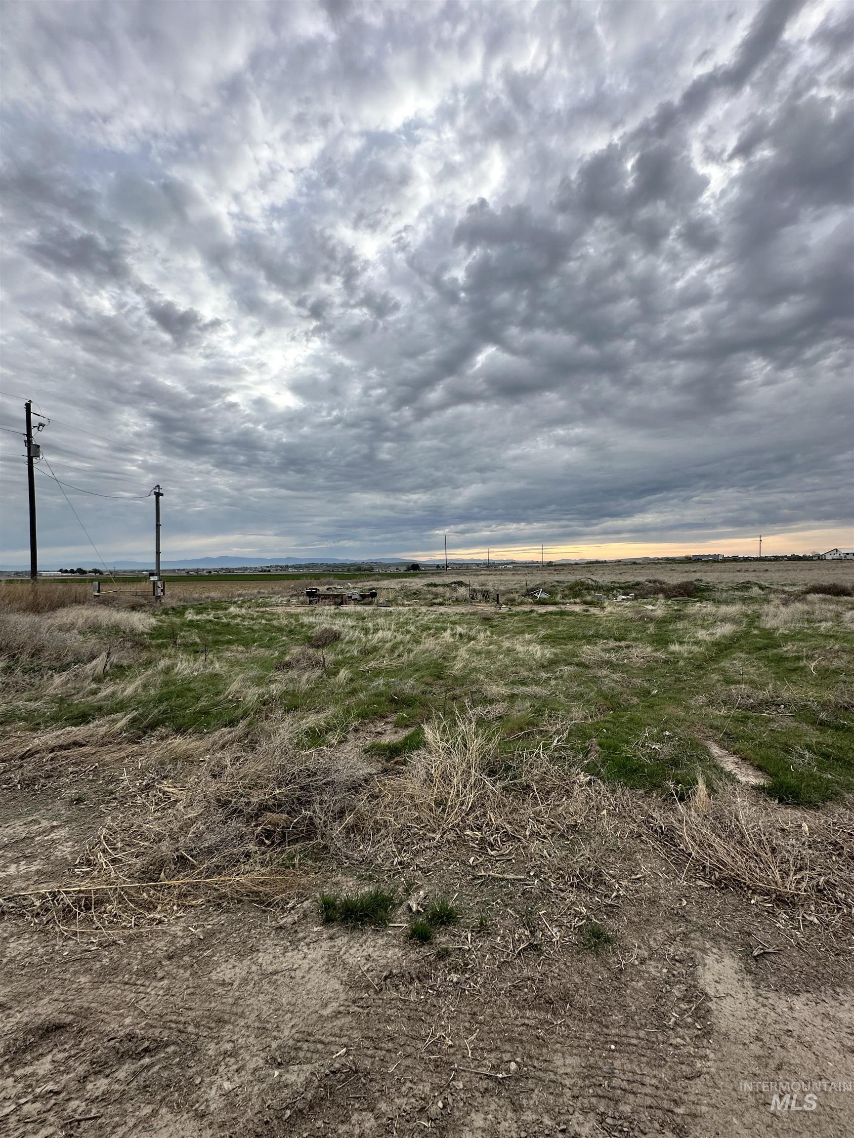 6750 Dearborne Road, Nampa, Idaho 83686, 3 Bedrooms, 2 Bathrooms, Residential For Sale, Price $500,000,MLS 98975479