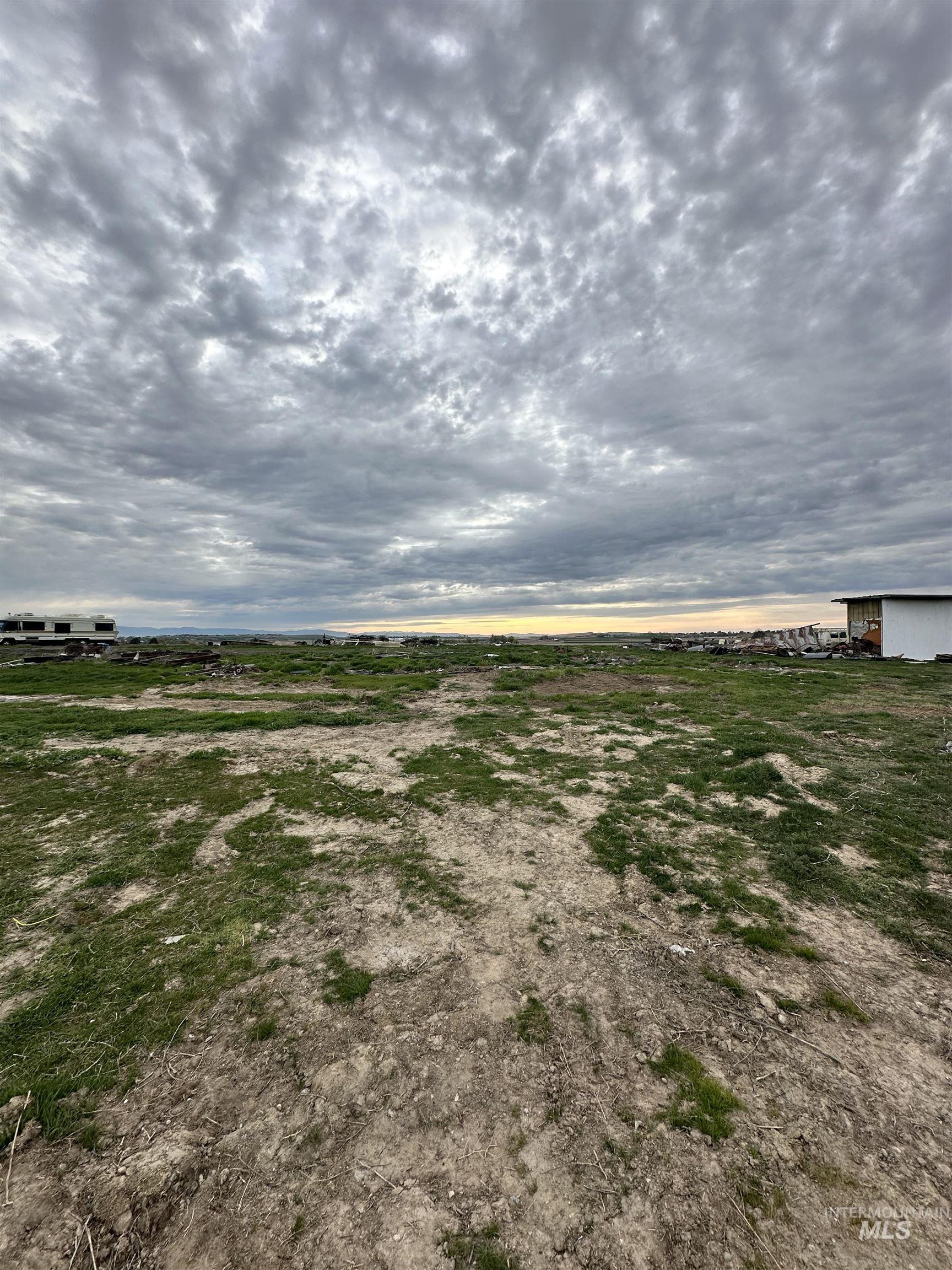 6750 Dearborne Road, Nampa, Idaho 83686, 3 Bedrooms, 2 Bathrooms, Residential For Sale, Price $500,000,MLS 98975479