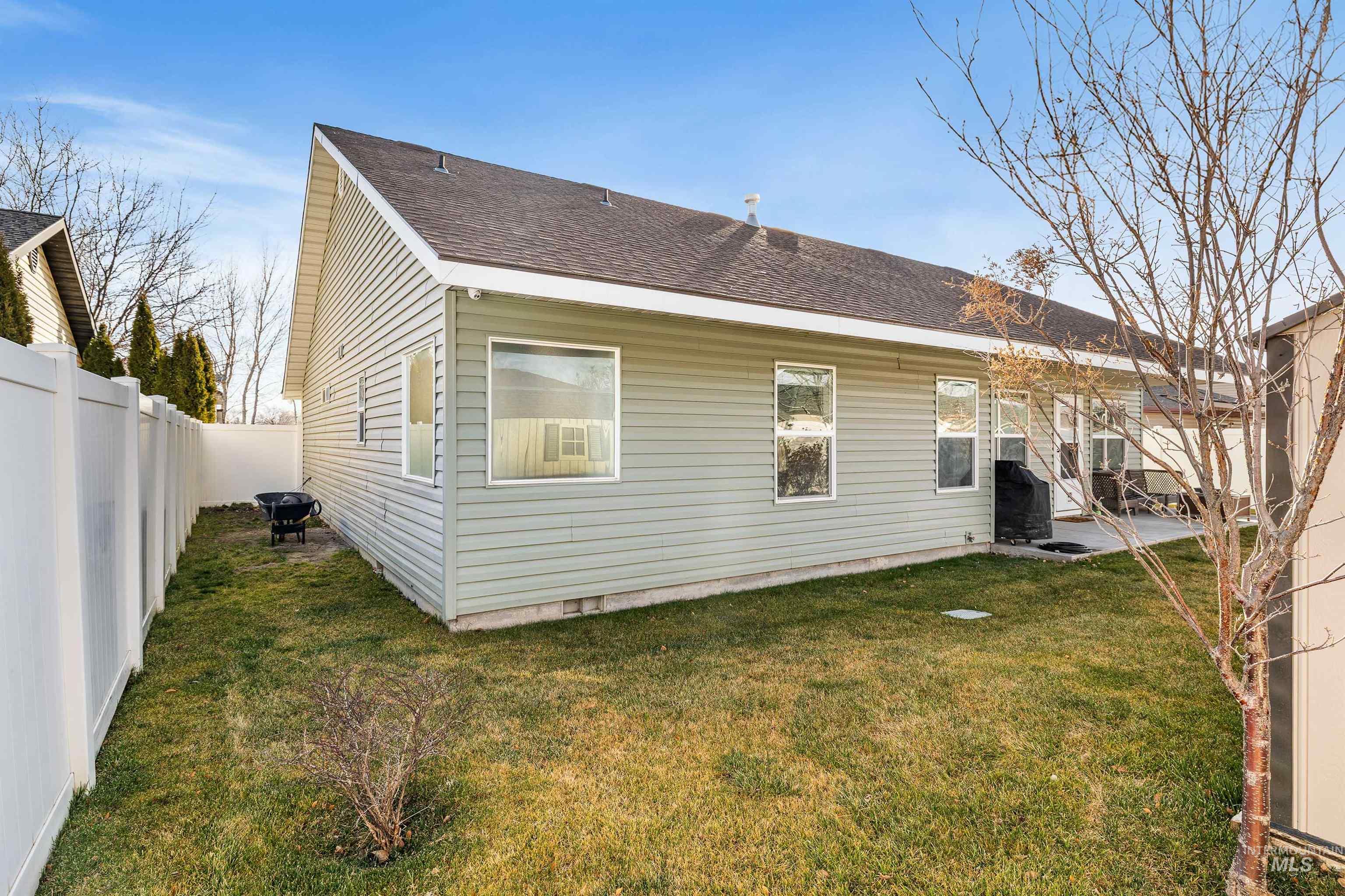 964 Borah Ave W, Twin Falls, Idaho 83301-5765, 3 Bedrooms, 2 Bathrooms, Residential For Sale, Price $420,000, 98975481