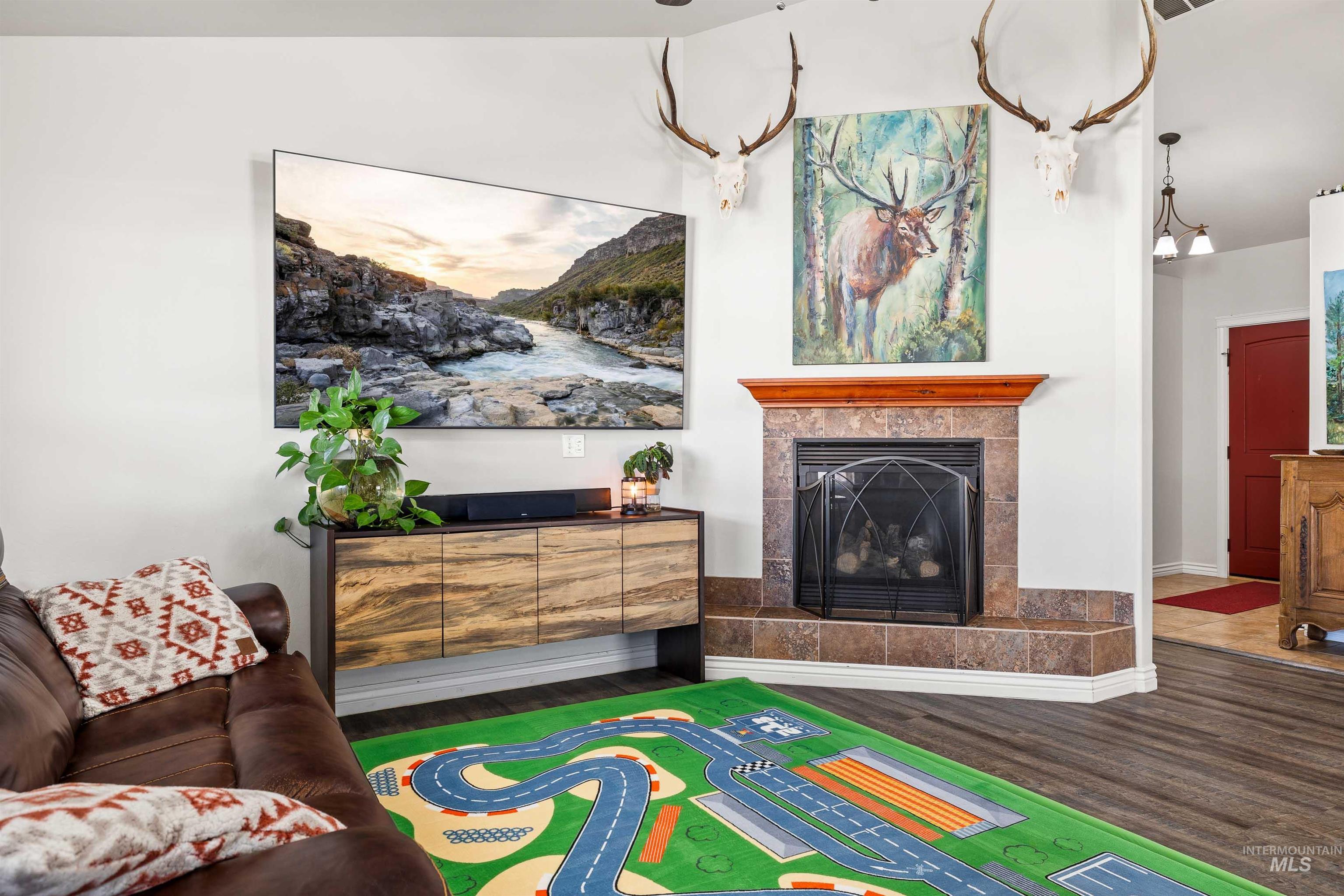 964 Borah Ave W, Twin Falls, Idaho 83301-5765, 3 Bedrooms, 2 Bathrooms, Residential For Sale, Price $420,000, 98975481