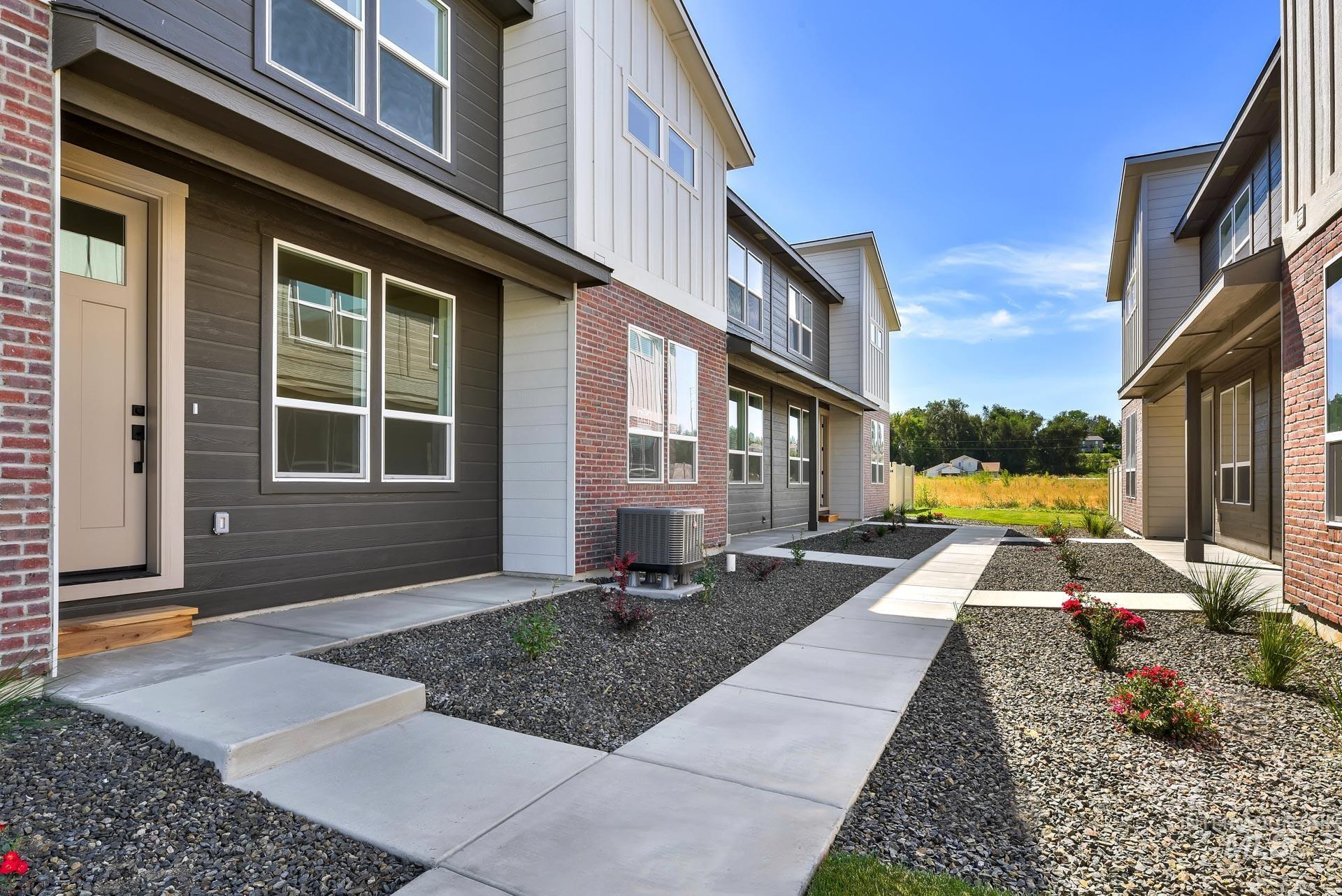 2910 Nieve Lane, Caldwell, Idaho 83605, 3 Bedrooms, 2.5 Bathrooms, Residential For Sale, Price $345,000,MLS 98975482