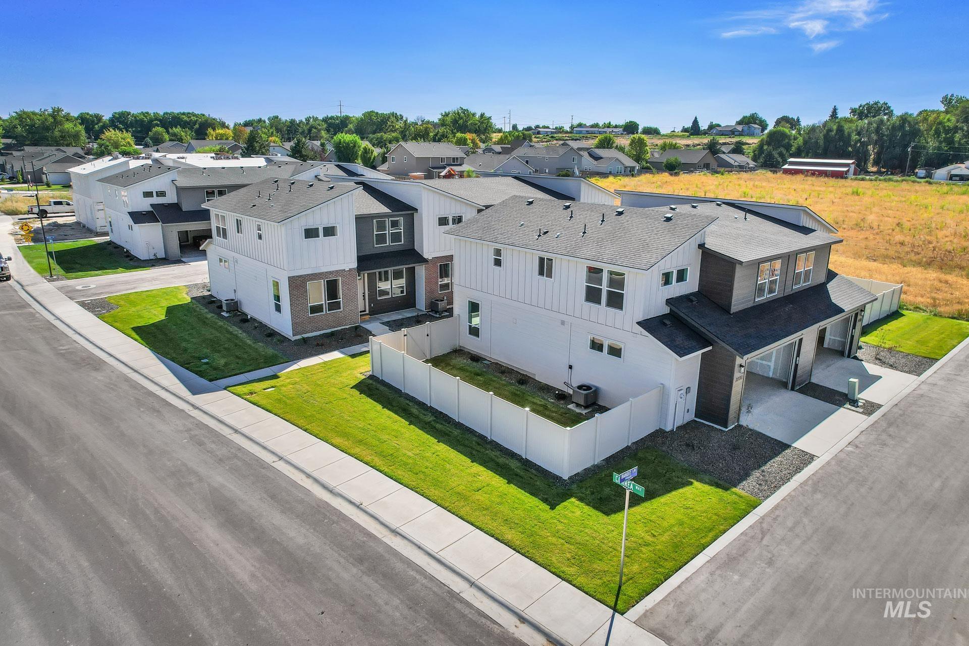 2910 Nieve Lane, Caldwell, Idaho 83605, 3 Bedrooms, 2.5 Bathrooms, Residential For Sale, Price $345,000,MLS 98975482