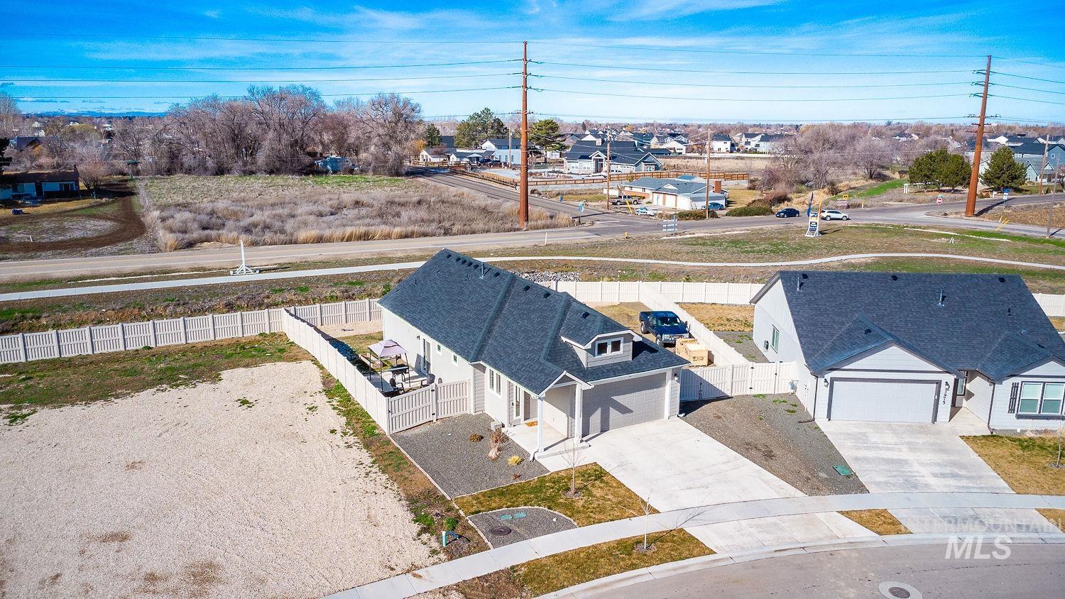 3995 S Quilt Ave, Nampa, Idaho 83687, 3 Bedrooms, 2 Bathrooms, Residential For Sale, Price $385,000, 98975484