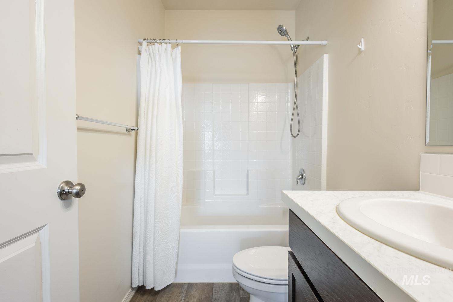 3995 S Quilt Ave, Nampa, Idaho 83687, 3 Bedrooms, 2 Bathrooms, Residential For Sale, Price $385,000, 98975484