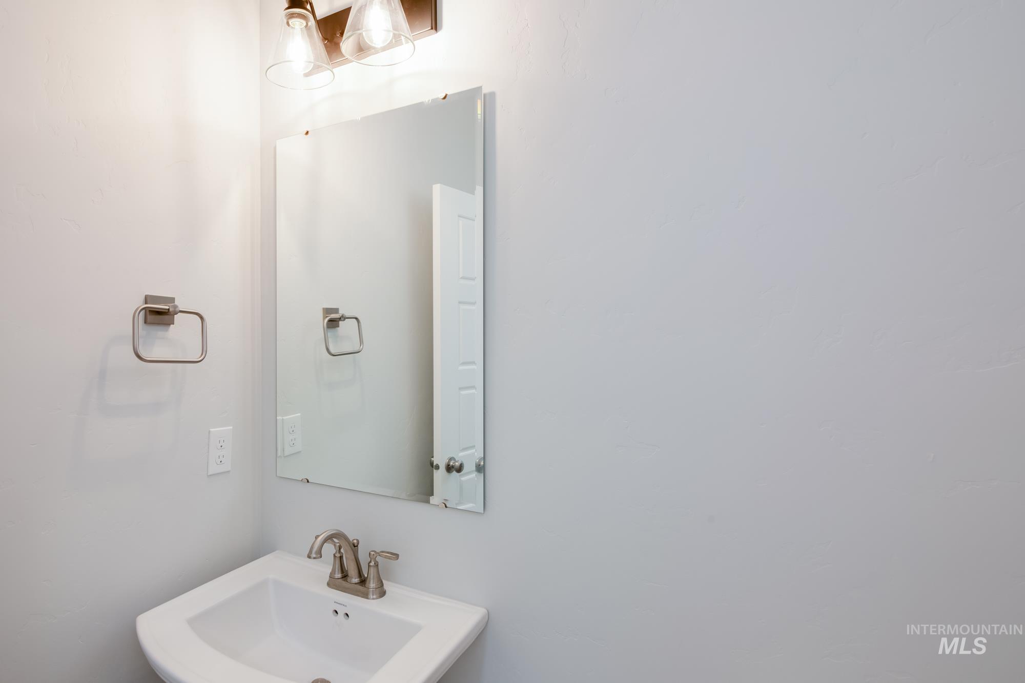 6780 W Redwood Creek Dr, Meridian, Idaho 83646, 3 Bedrooms, 2.5 Bathrooms, Residential For Sale, Price $469,990, 98975485