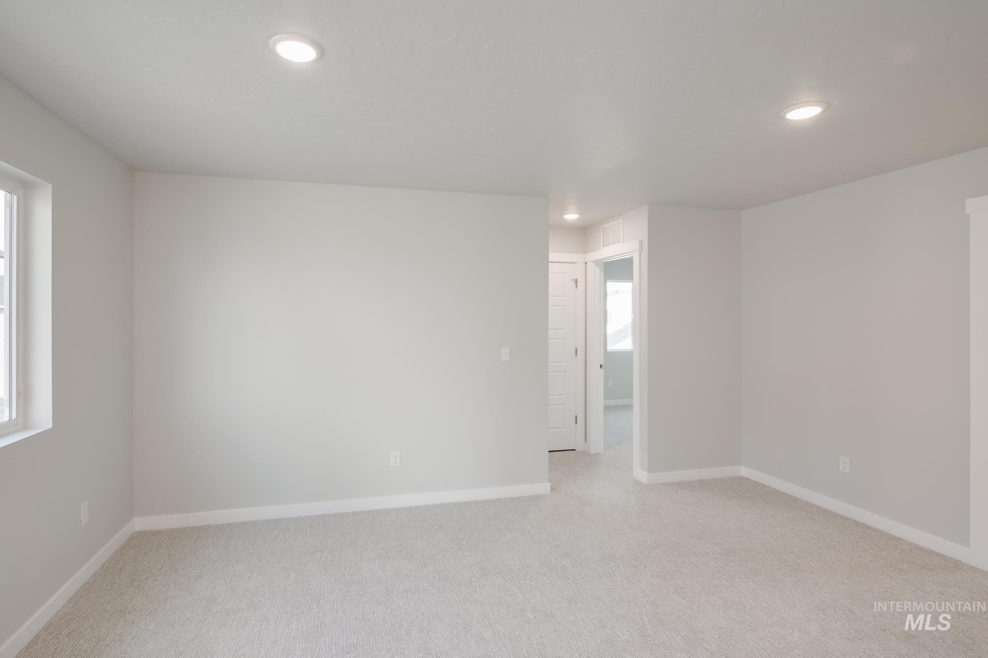 6780 W Redwood Creek Dr, Meridian, Idaho 83646, 3 Bedrooms, 2.5 Bathrooms, Residential For Sale, Price $469,990, 98975485