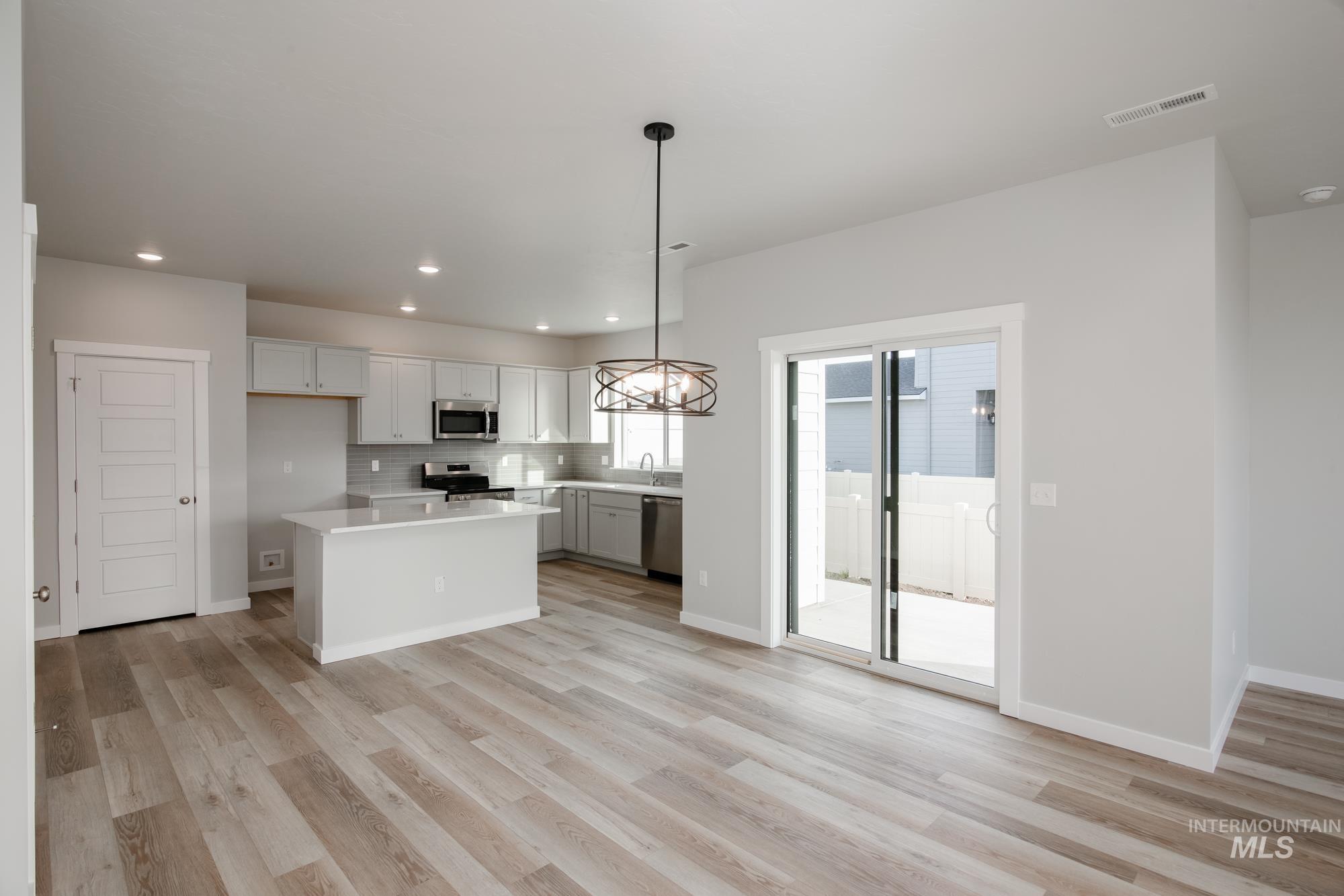 6780 W Redwood Creek Dr, Meridian, Idaho 83646, 3 Bedrooms, 2.5 Bathrooms, Residential For Sale, Price $469,990, 98975485