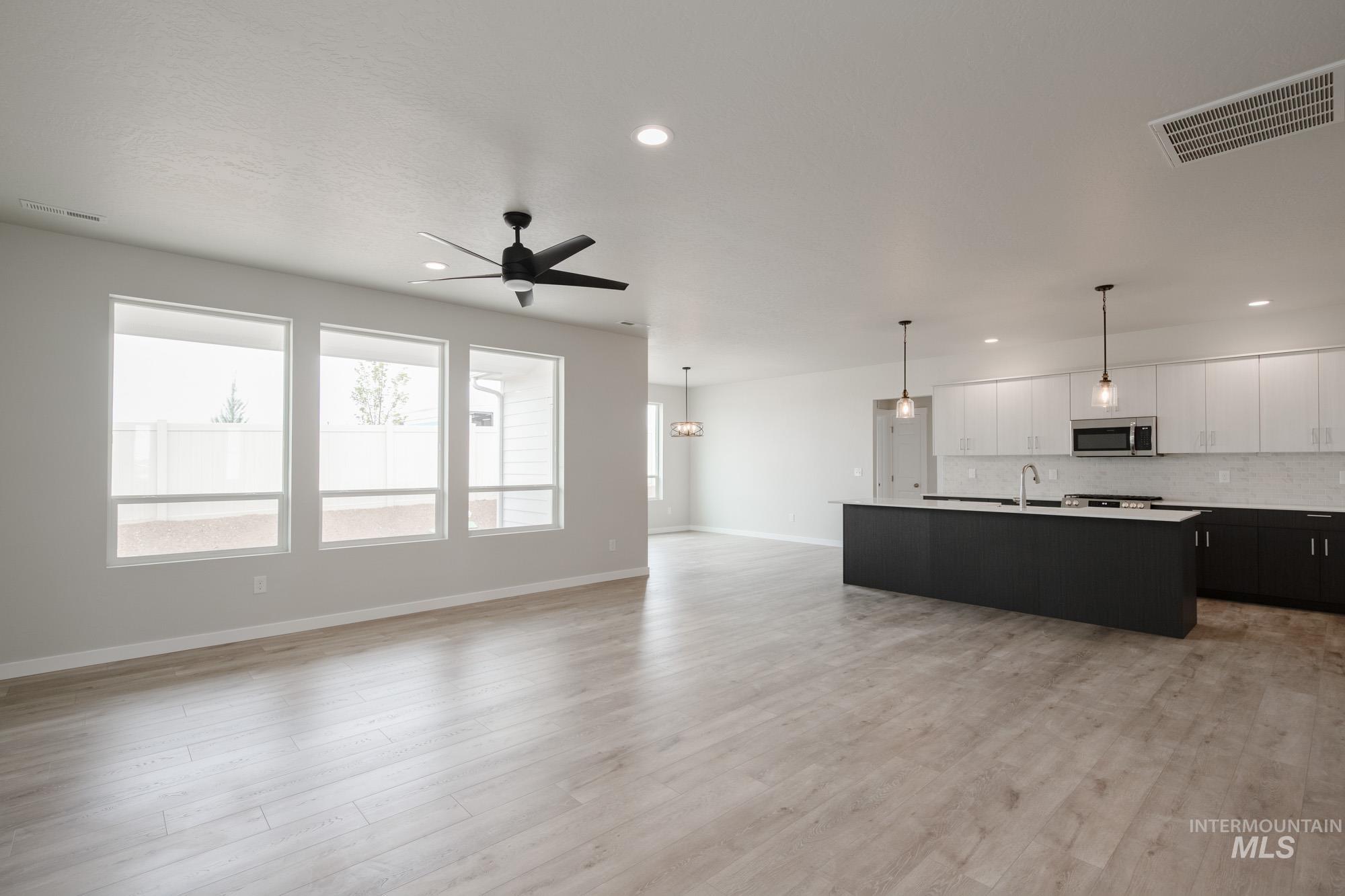 17662 N Boone Peak Ave, Nampa, Idaho 83687, 4 Bedrooms, 2 Bathrooms, Residential For Sale, Price $554,990, 98975487