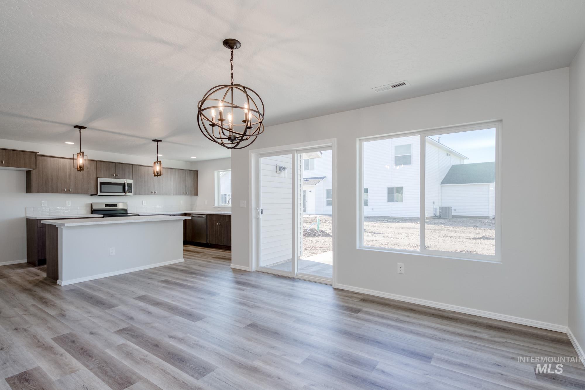 1651 Dyer St, Middleton, Idaho 83644, 5 Bedrooms, 3 Bathrooms, Residential For Sale, Price $549,990, 98975490