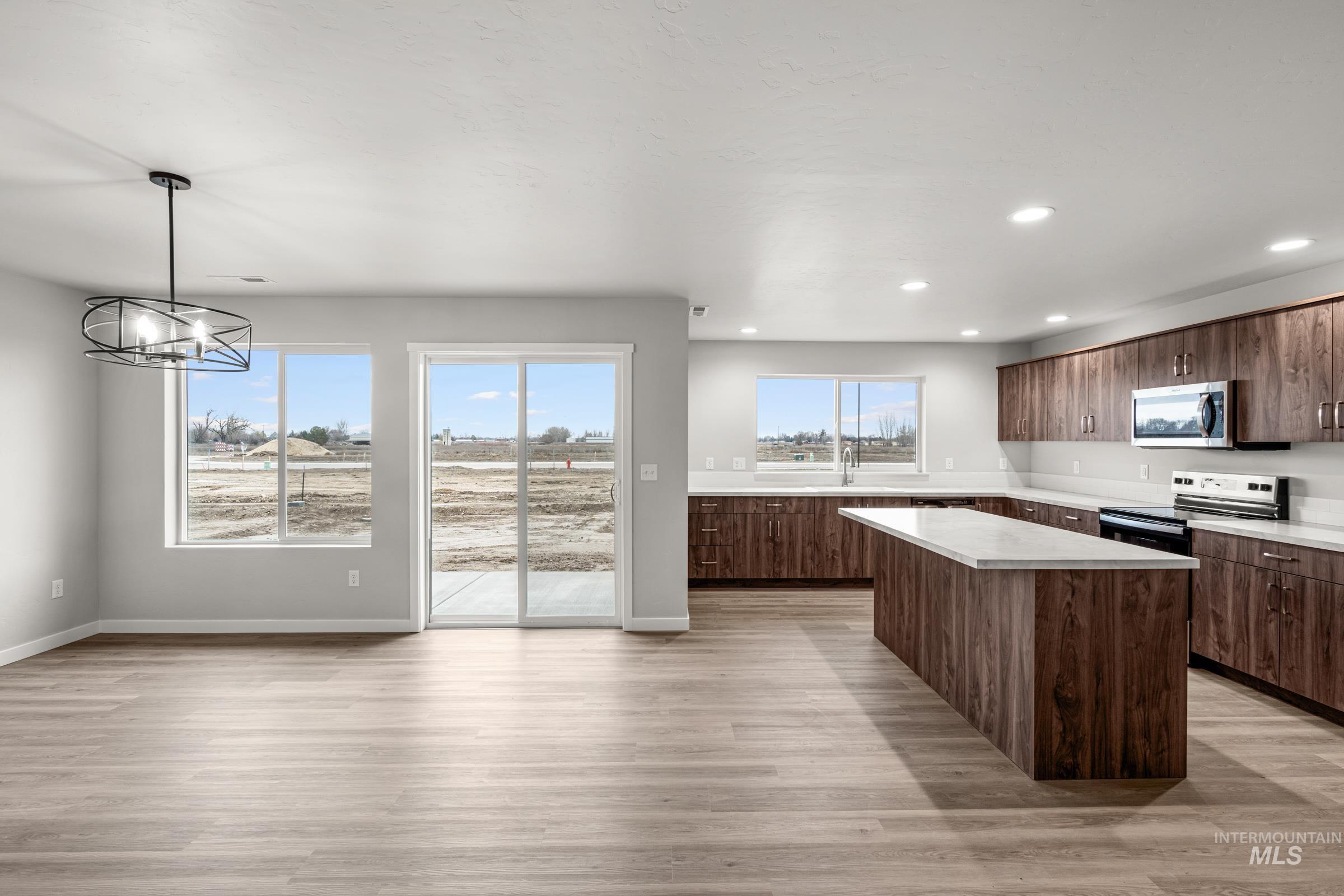 1651 Dyer St, Middleton, Idaho 83644, 5 Bedrooms, 2.5 Bathrooms, Residential For Sale, Price $549,990,MLS 98975490