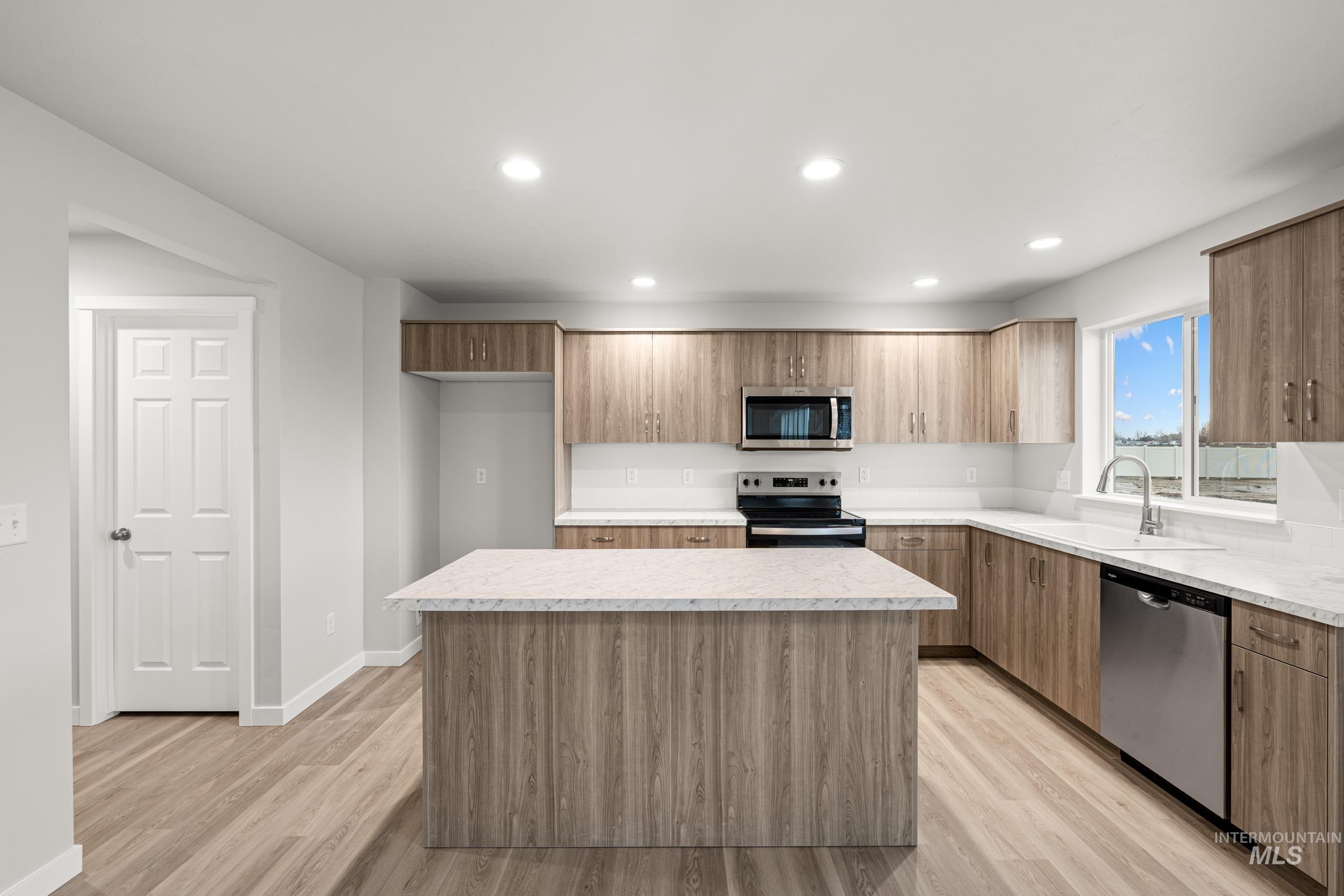 1669 Dyer St, Middleton, Idaho 83644, 5 Bedrooms, 3 Bathrooms, Residential For Sale, Price $539,990,MLS 98975491