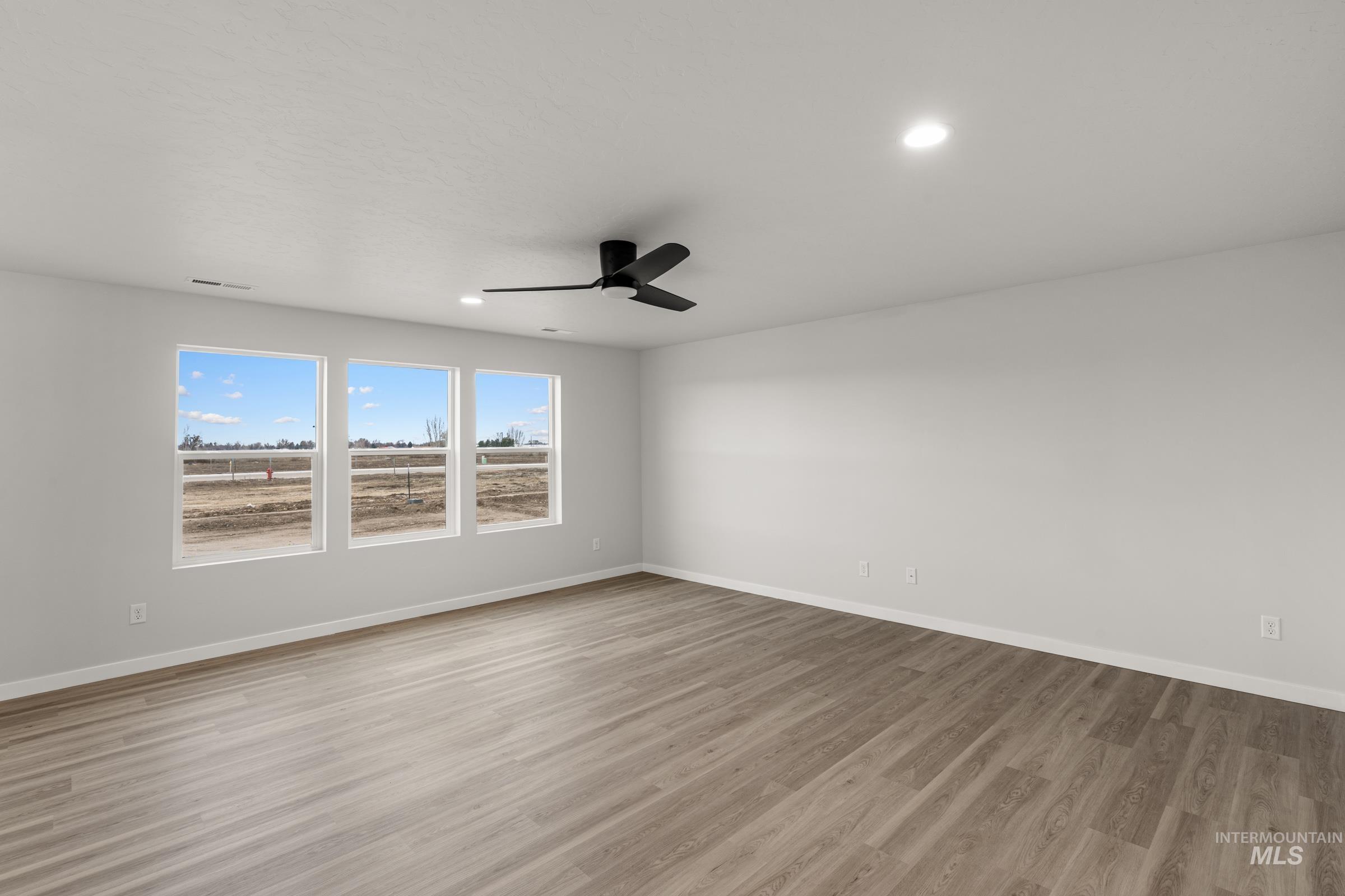 1669 Dyer St, Middleton, Idaho 83644, 5 Bedrooms, 3 Bathrooms, Residential For Sale, Price $539,990,MLS 98975491