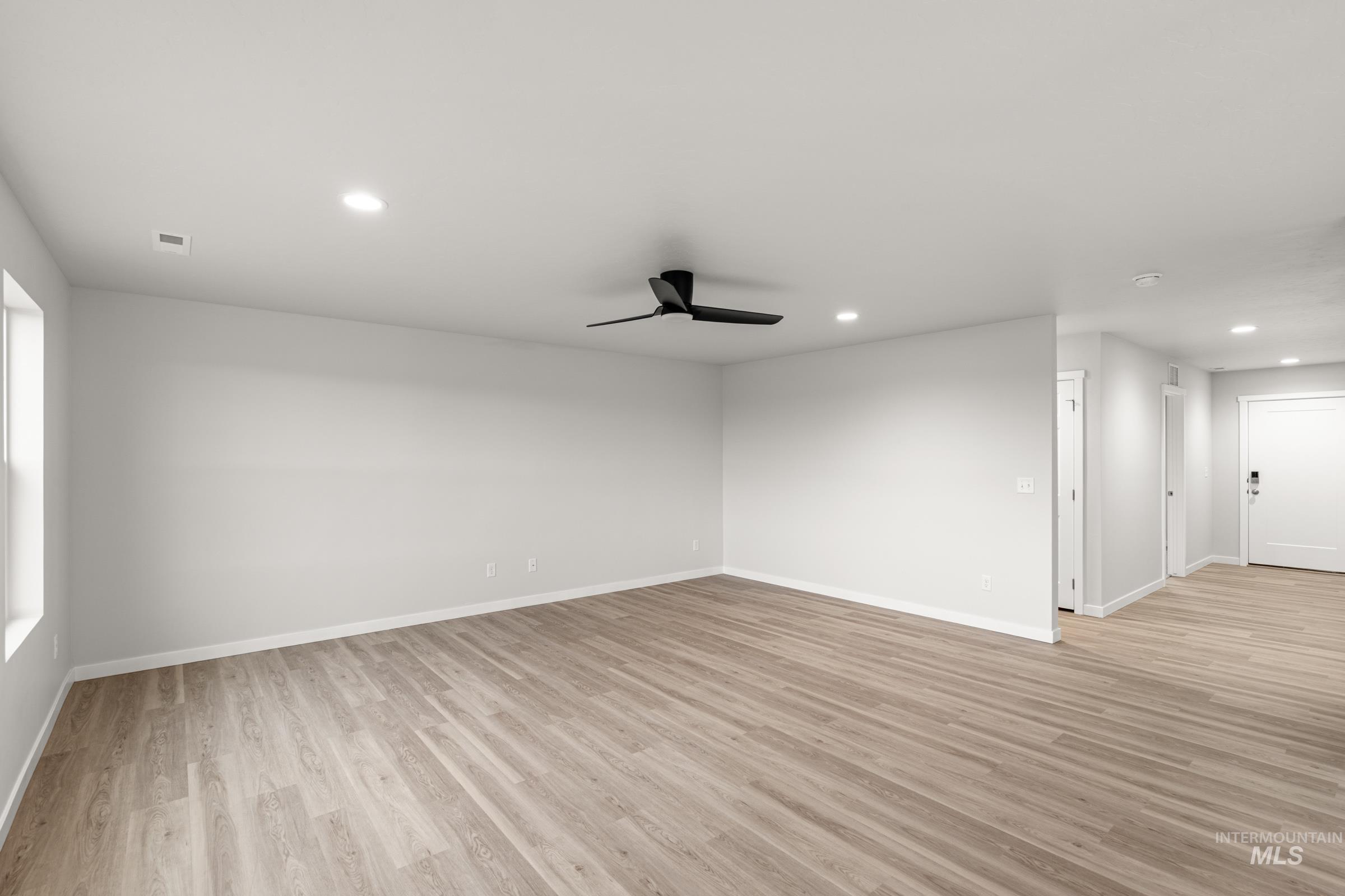 1669 Dyer St, Middleton, Idaho 83644, 5 Bedrooms, 3 Bathrooms, Residential For Sale, Price $539,990,MLS 98975491