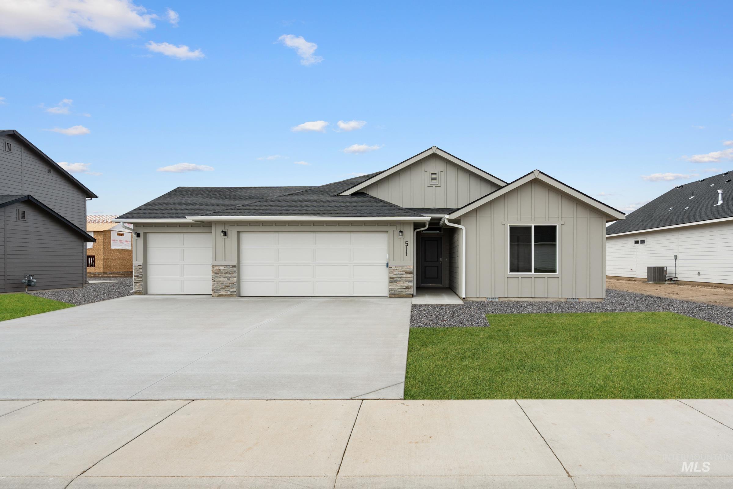 511 Hamlow Ave, Middleton, Idaho 83644, 4 Bedrooms, 2 Bathrooms, Residential For Sale, Price $464,990,MLS 98975494