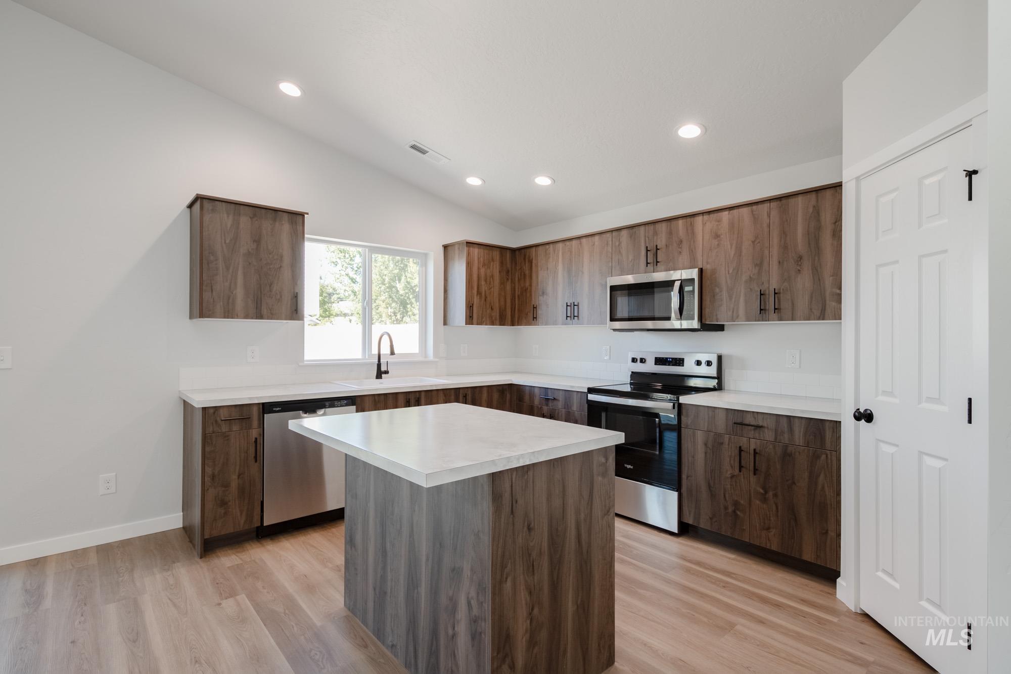 511 Hamlow Ave, Middleton, Idaho 83644, 4 Bedrooms, 2 Bathrooms, Residential For Sale, Price $464,990,MLS 98975494