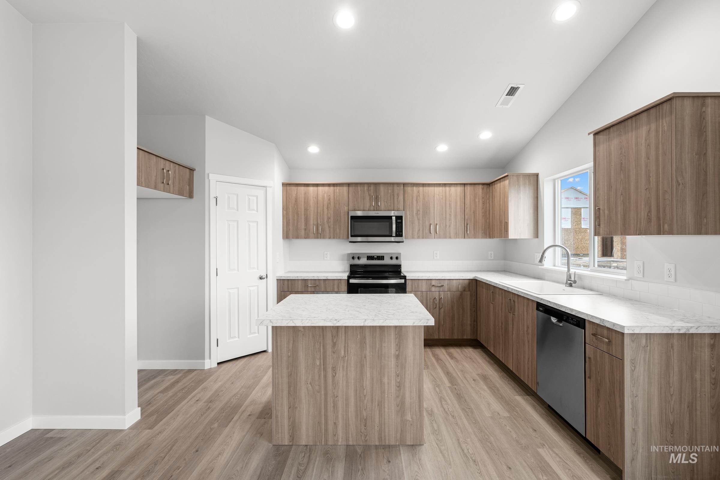 511 Hamlow Ave, Middleton, Idaho 83644, 4 Bedrooms, 2 Bathrooms, Residential For Sale, Price $464,990,MLS 98975494