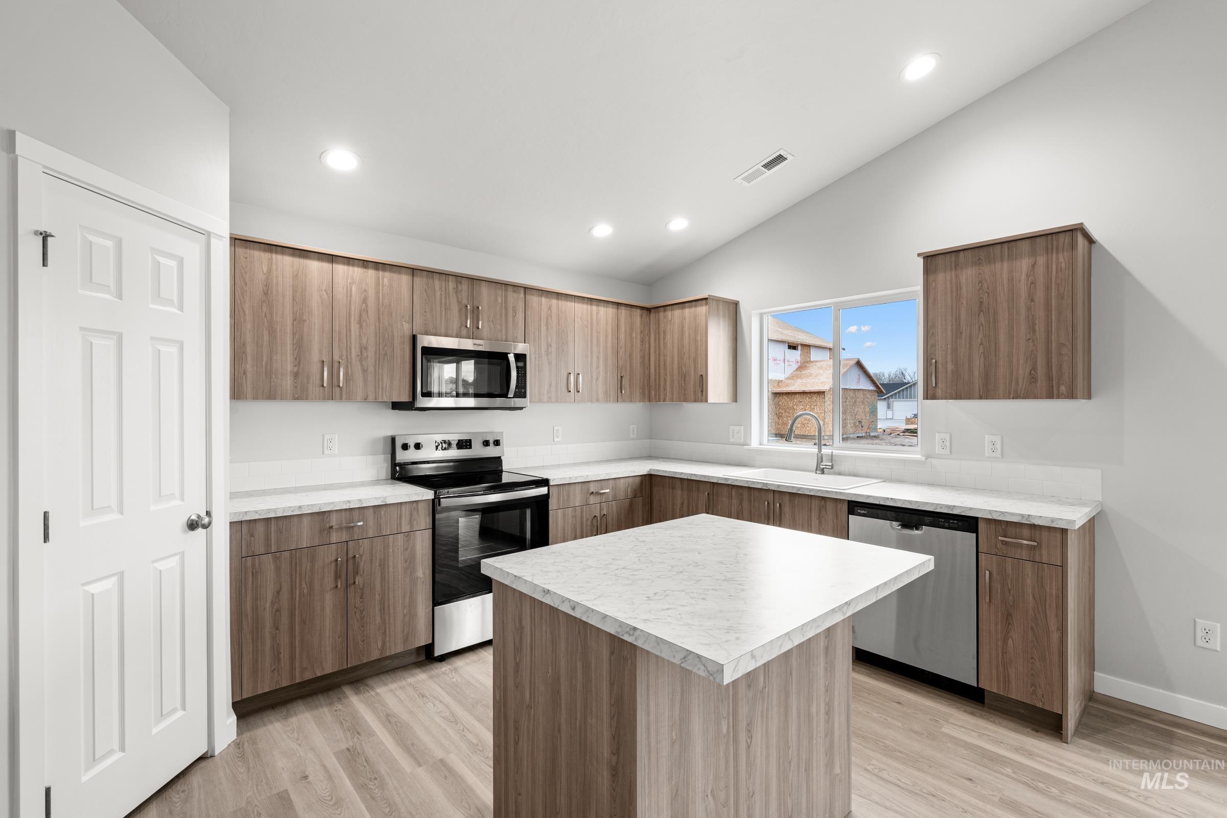 511 Hamlow Ave, Middleton, Idaho 83644, 4 Bedrooms, 2 Bathrooms, Residential For Sale, Price $464,990,MLS 98975494