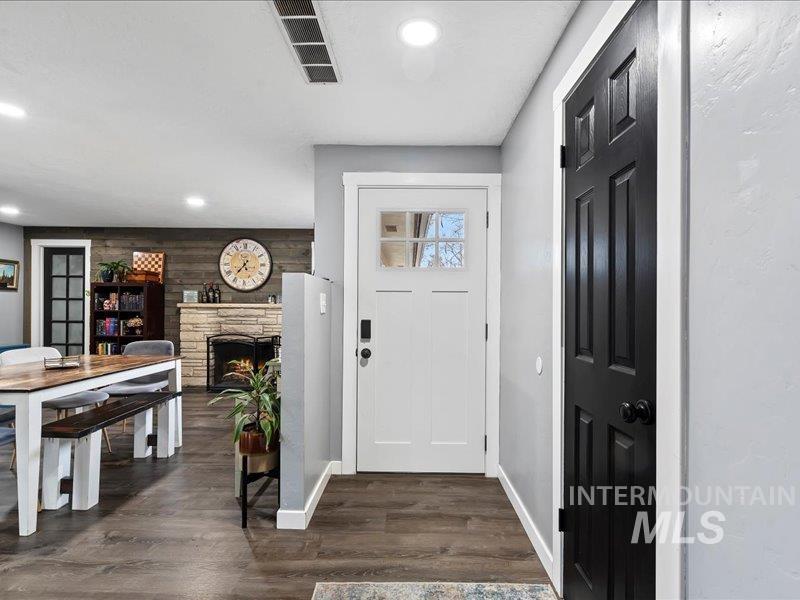 8931 Brynwood Drive, Boise, Idaho 83704, 3 Bedrooms, 2 Bathrooms, Residential For Sale, Price $439,900, 98975497