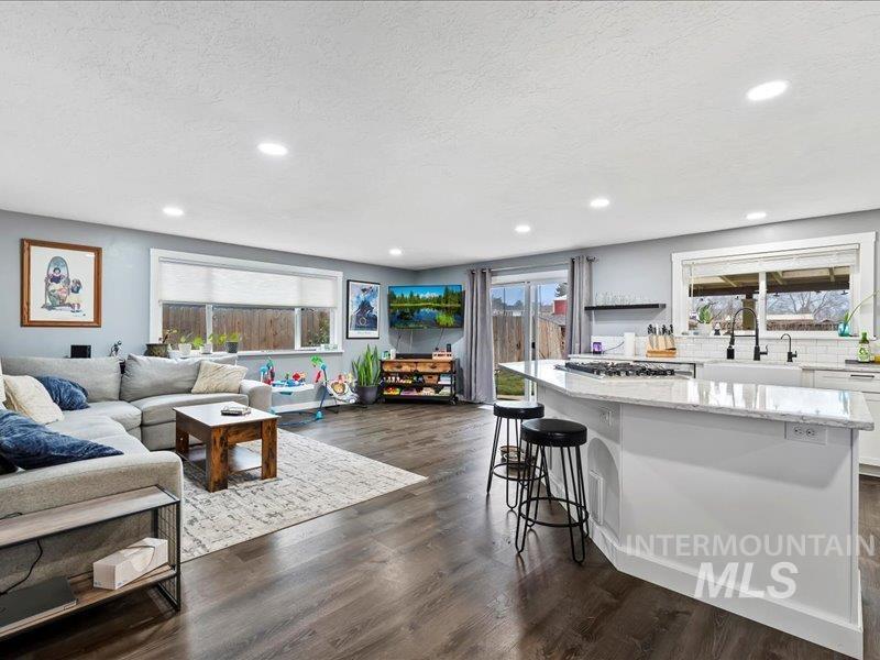 8931 Brynwood Drive, Boise, Idaho 83704, 3 Bedrooms, 2 Bathrooms, Residential For Sale, Price $439,900, 98975497