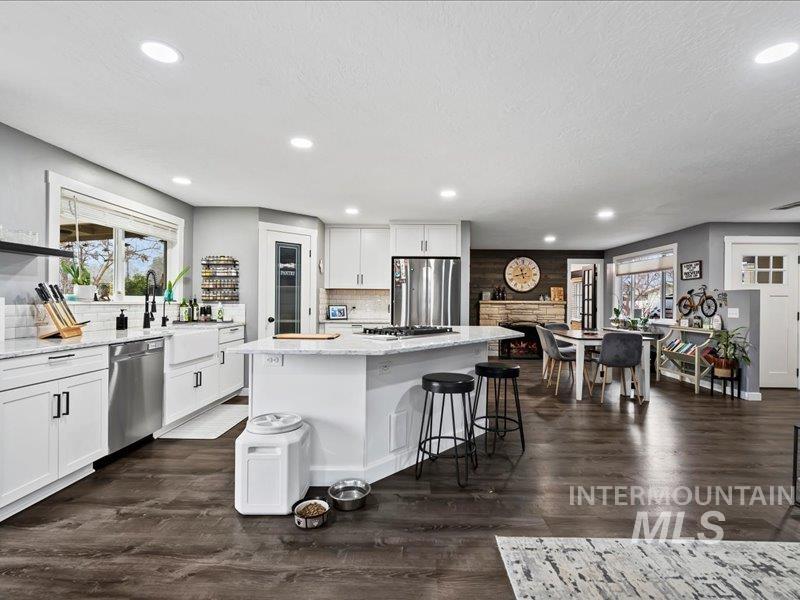 8931 Brynwood Drive, Boise, Idaho 83704, 3 Bedrooms, 2 Bathrooms, Residential For Sale, Price $439,900, 98975497