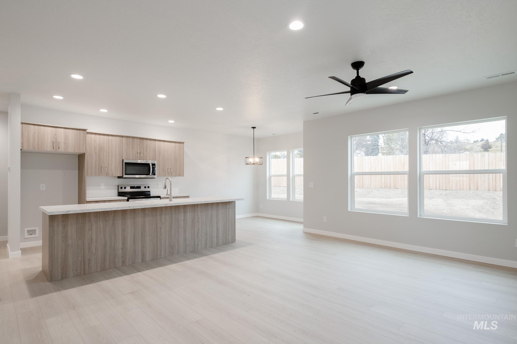 487 Hamlow Ave, Middleton, Idaho 83644, 4 Bedrooms, 2 Bathrooms, Residential For Sale, Price $420,990, 98975500