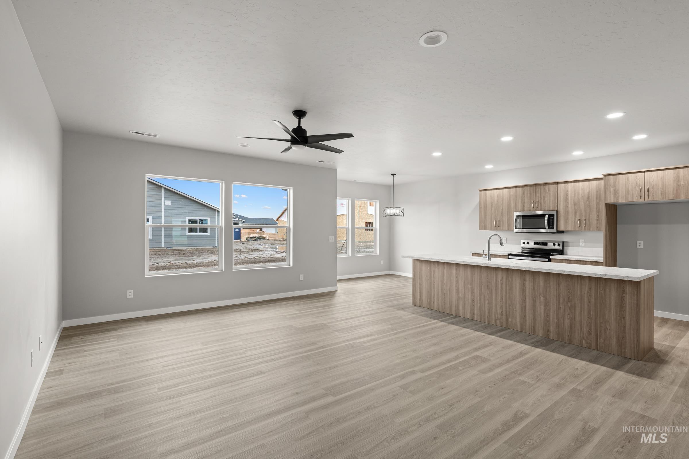 487 Hamlow Ave, Middleton, Idaho 83644, 4 Bedrooms, 2 Bathrooms, Residential For Sale, Price $420,990,MLS 98975500