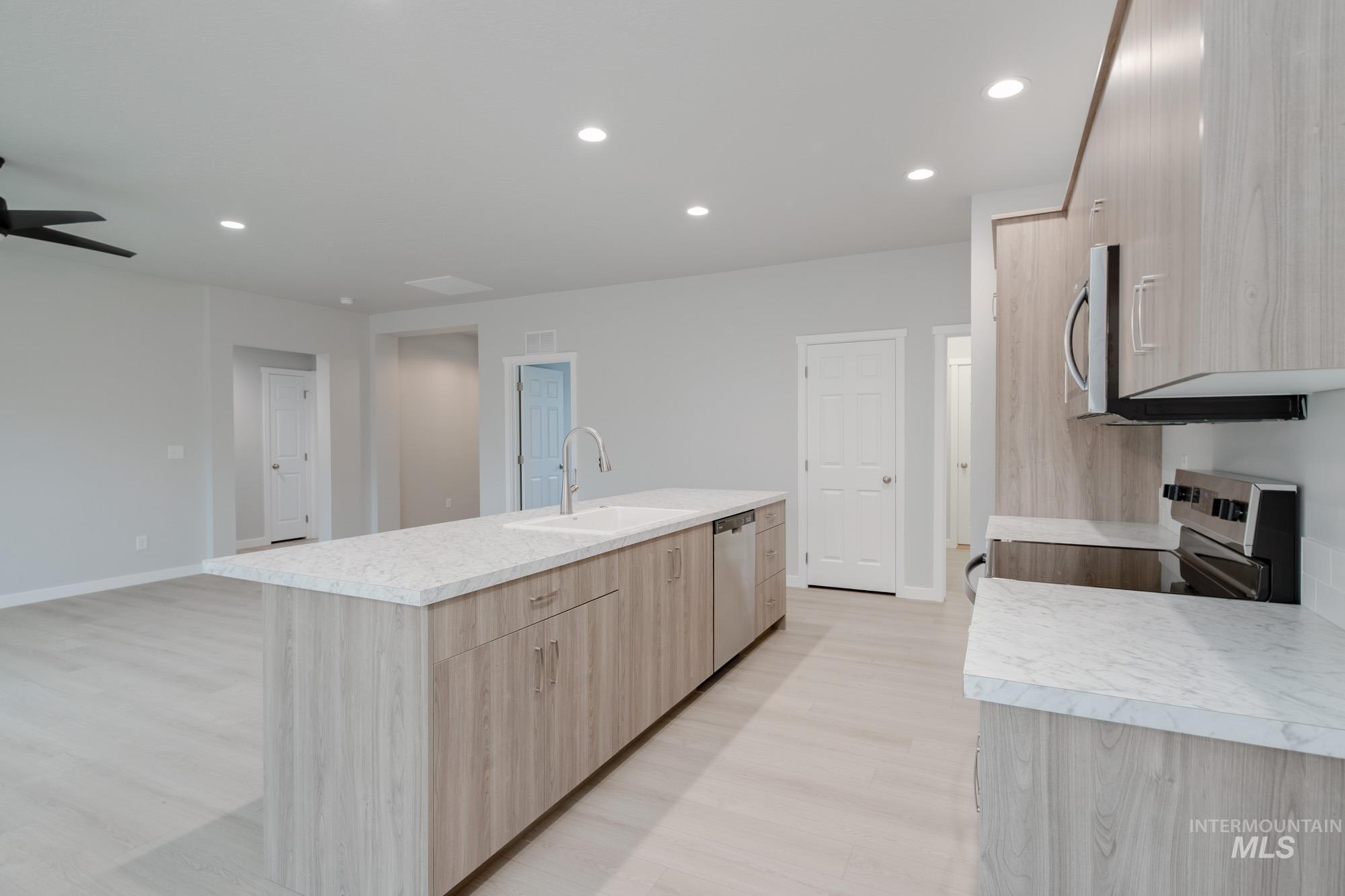 487 Hamlow Ave, Middleton, Idaho 83644, 4 Bedrooms, 2 Bathrooms, Residential For Sale, Price $420,990, 98975500