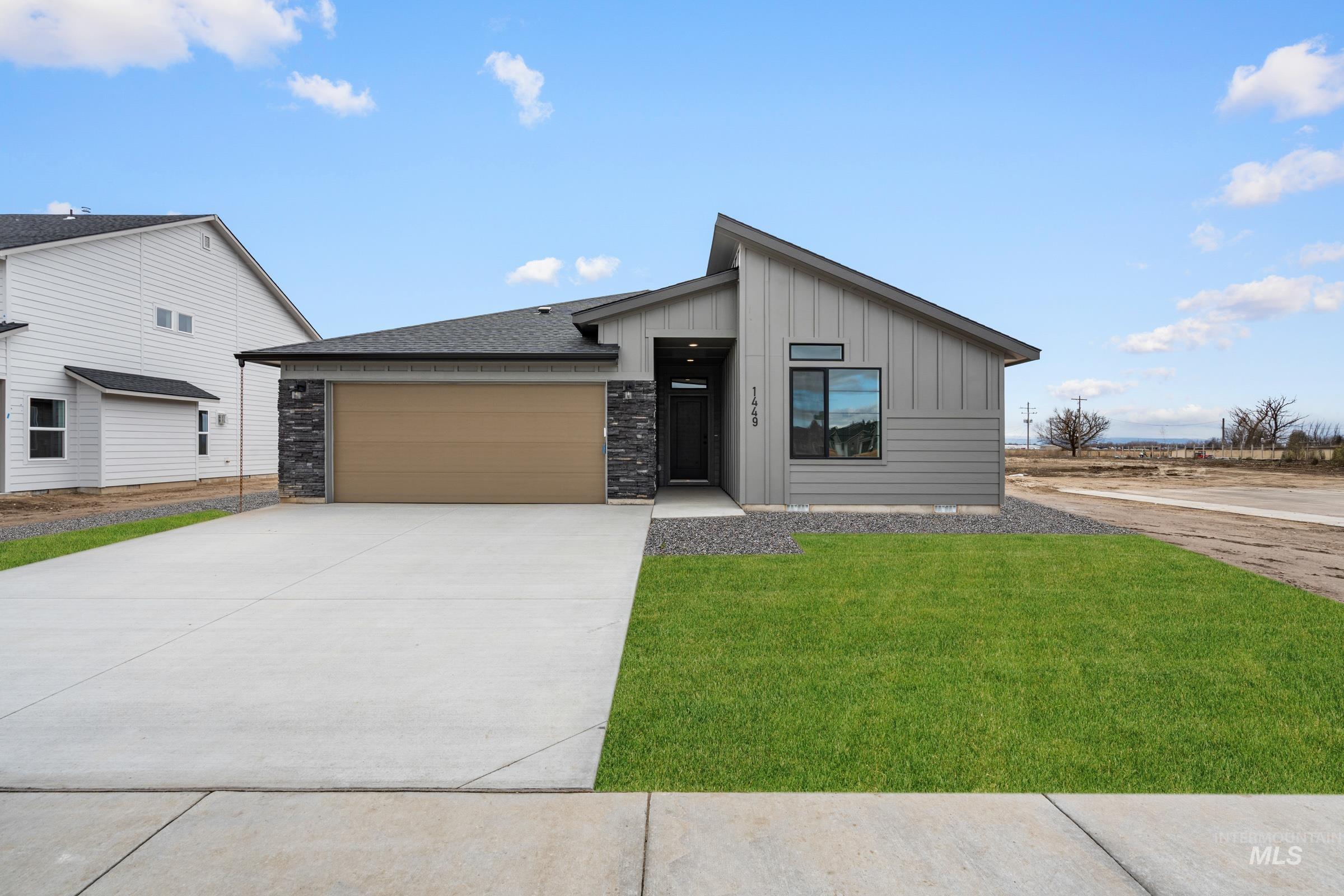 1449 Covington St, Middleton, Idaho 83644, 4 Bedrooms, 2 Bathrooms, Residential For Sale, Price $454,990,MLS 98975501
